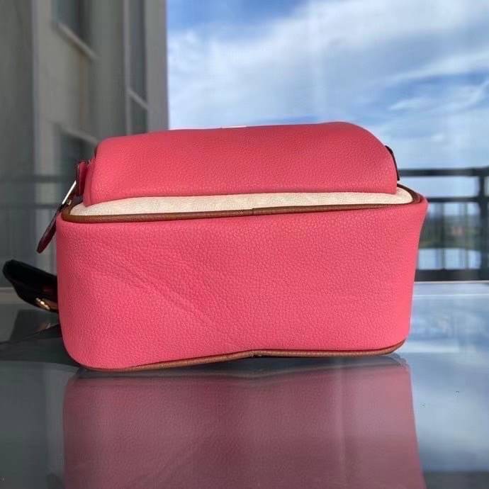 COACH Mini Court Backpack In Signature Canvas With Butterfly / With Radish C8259 C8257 🌈ต่อกันเลย สวยกันก่อน วางน้องไม่ลงเลยจริงๆค่าา😍 พร้อมส่ง! ยังไม่เข้าไทย กับกระเป๋าสะพายหลังแบบมีหูหิ้วในตัว บอกก่อนเลยว่าหนังของน้องทั้งนิ่ม ทั้งสวย อย่