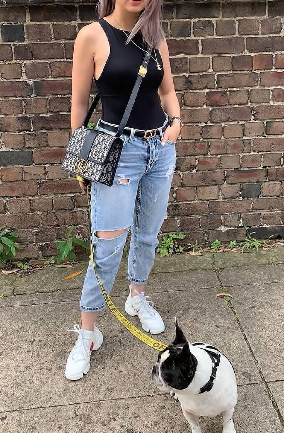 Christian Dior Belt Embossed "CD" 3D Logo VIP Gift With Purchase (GWP) เข็มขัดหนังแท้พรีเมี่ยมกิ๊ฟ Limited จาก Christian Dior Perfume Dutyfree ดีไซน์สุดคลาสสิคสไตล์ Vintage วัสดุ 3D Gold metal สายหนังสีดำปรับระดับได้ เข้าได้กับทุกลุ๊คสไตล์การเเต