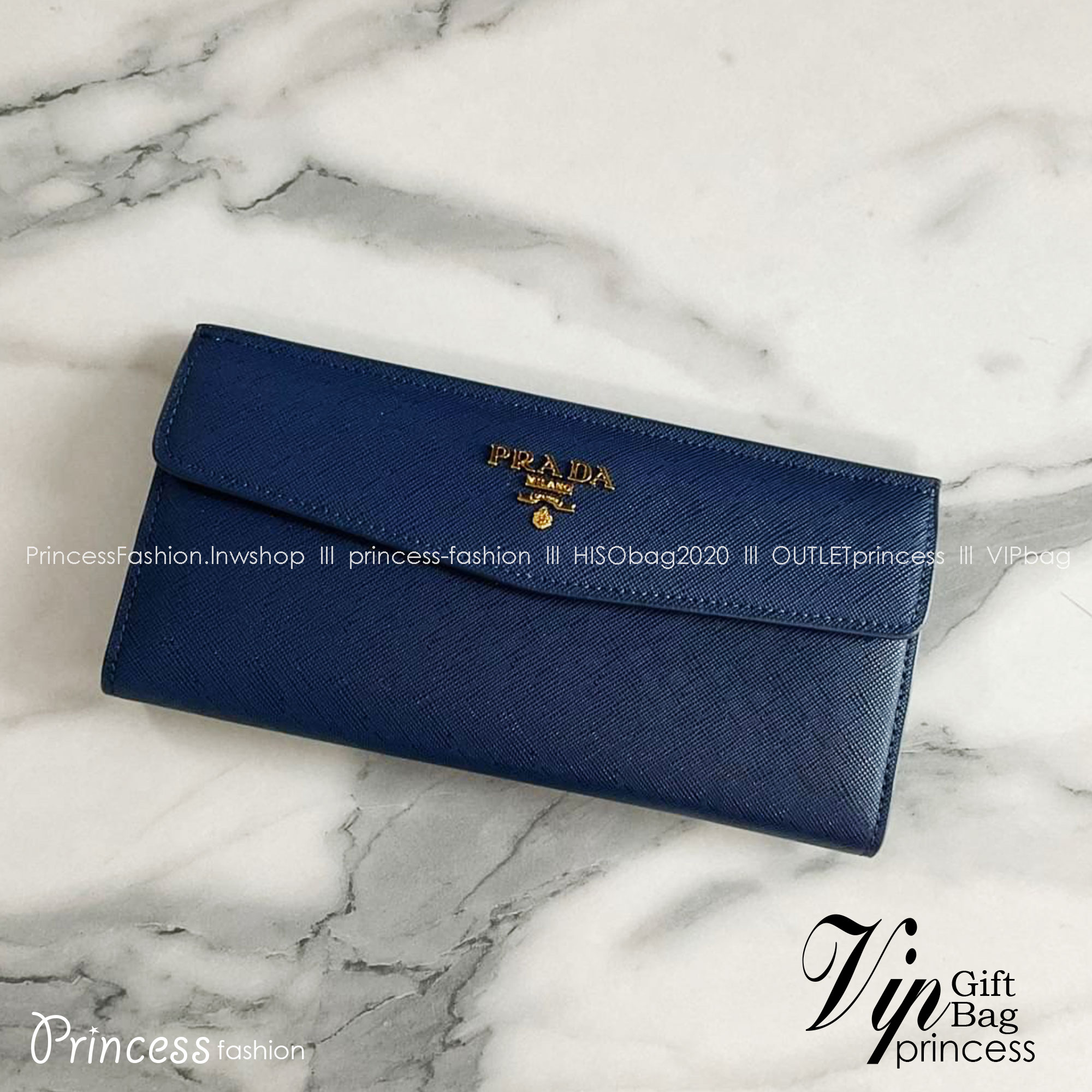 PRADA LONG WALLET Best Seller กระเป๋าสตางค์รับทรัพย์ ทรงหรู ลายหนัง SAFFIANO มีช่องใส่บัตร ถึง 12 ช่อง และช่องซิปใส่ของจุกจิกได้ น้ำหนักเบา จับถนัดมือ ขนาดกำลังดี