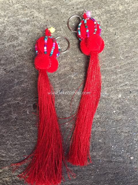 พวงกุญแจน้ำเต้าพู่ยาว สีแดง KL 00069