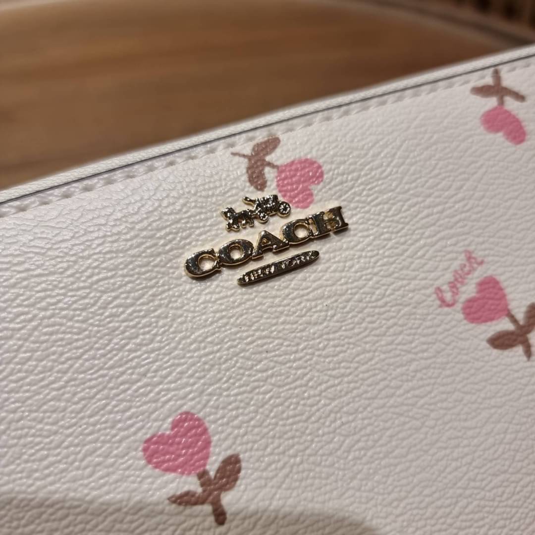 OUTLET 】COACH ACCORDION ZIP WALLET IN SIGNATURE CANVAS F86093 C3287 F98126 กระเป๋าสตางค์ใบยาว น่ารักน่าใช้