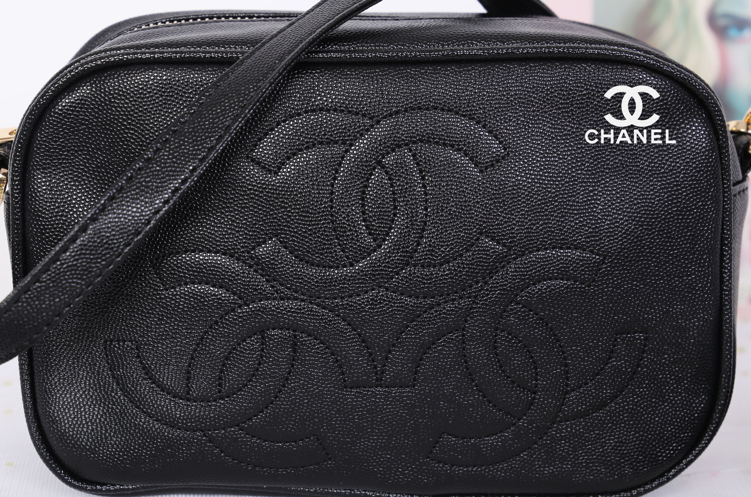 CHANEL Caviar Handbag Crossbody bag / Chanel Shoulder Bag With 2Straps กระเป๋าสะพาย หนังลายคาเวียร์ทั้งใบด้านหน้ามีโลโก้แบรนด์