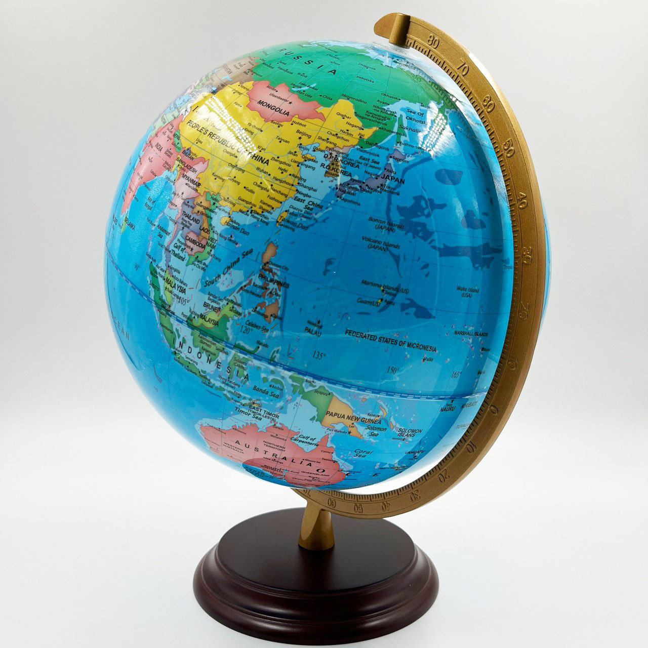 ลูกโลกPVCฐานไม้ แกนไม้ ขนาดเส้นผ่าศูนย์กลาง12.8นิ้ว (32 Cm.) แผนที่ลูกโลก ภาษาอังกฤษ