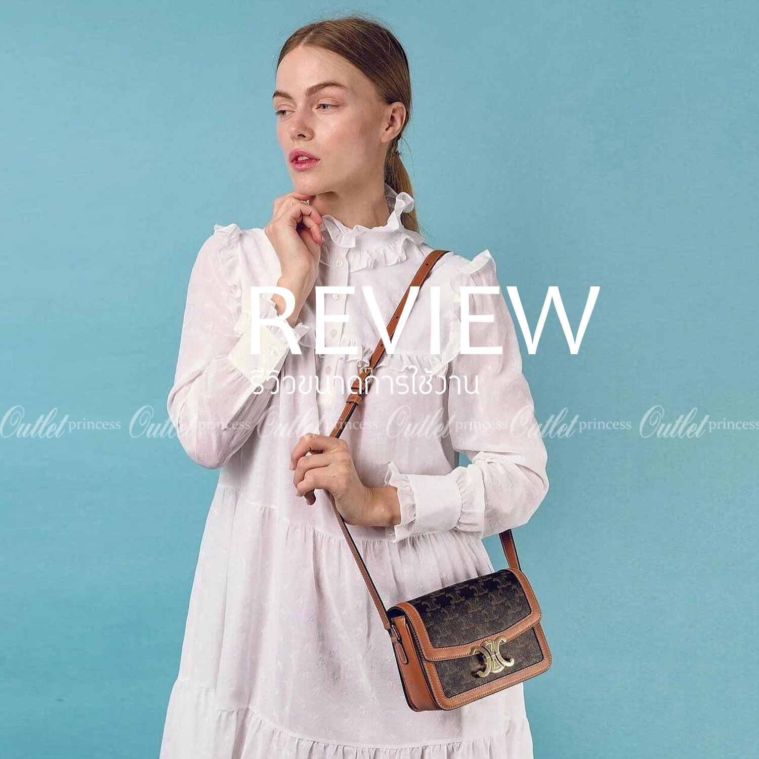 พรีเมี่ยมกิ๊ฟแท้ 100% 】CELINE TRIOMPHE CROSSBODY BAG VIP GIFT WITH PURCHASE-GWP พรีเมี่ยมกิ๊ฟ Limited จาก CELINE PERFUME DUTY FREE COUNTER วัสดุ TRIOMPHE CANVAS & LEATHER ทรงเหลี่ยมหนังสวยหรูอยู่ทรงเปิดปิดด้วยฝาปิดโลโก้แบรนด์อะไหล่ทอง ภายในมีช่องหลักและช่