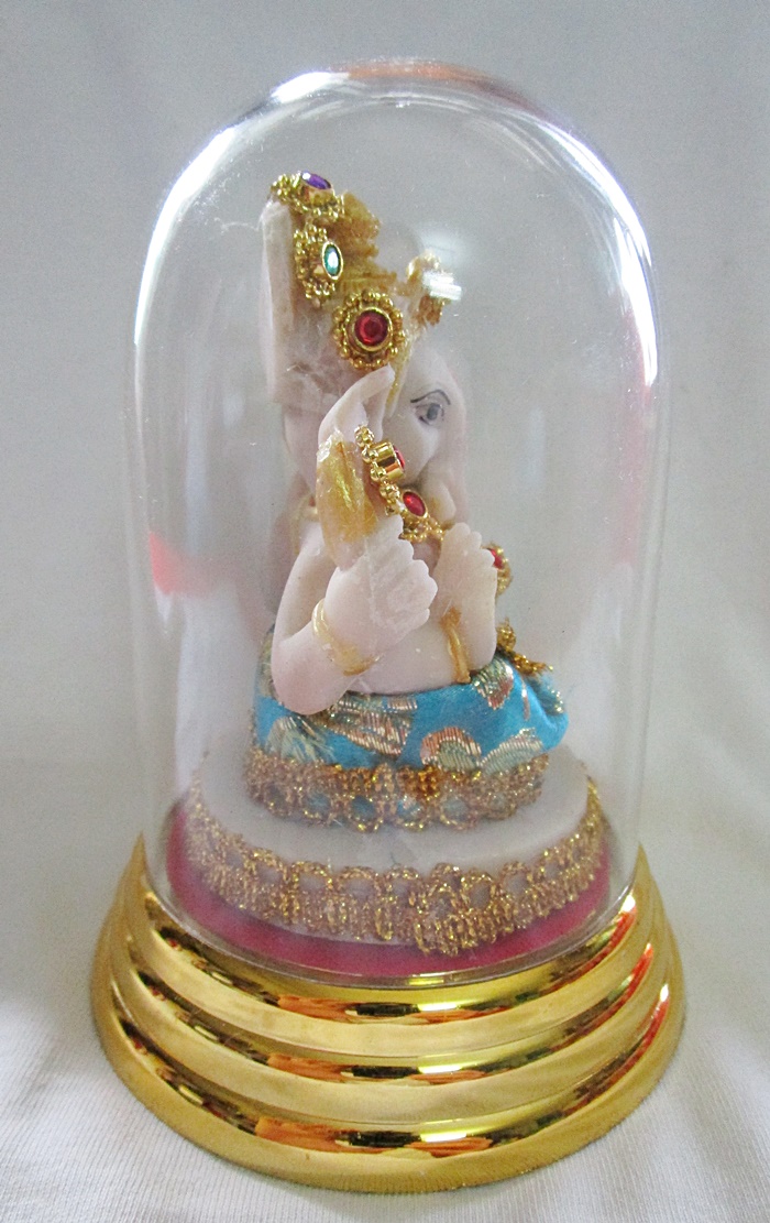 สินค้าหมดค่ะ องค์พระพิฆเนศปางสัมปทายะ(ประทานความสำเร็จ)แบบตั้งโต๊ะครอบแก้วพร้อมใบคาถา องค์ที่1ค่ะ