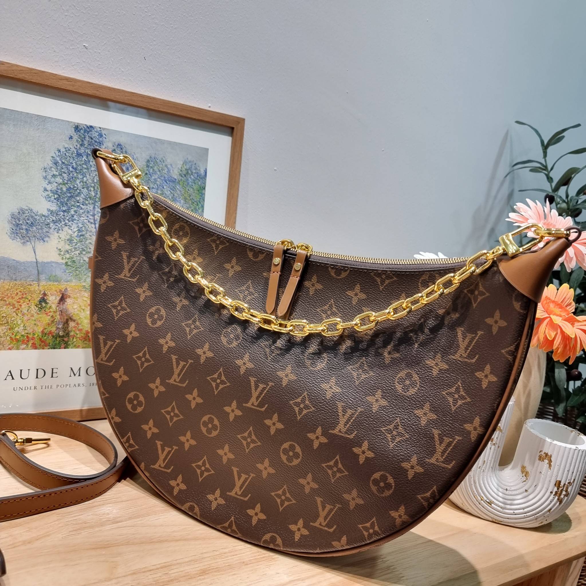 LV loop hobo bag / LV boulogne moon shoulder bag สุดยอดเดอะเบสท์ไอเท็ม กับขนาดใหม่ ใหญ่จุๆ กับกระเป๋าสะพายทรงบาแกตต์ สวยหรู