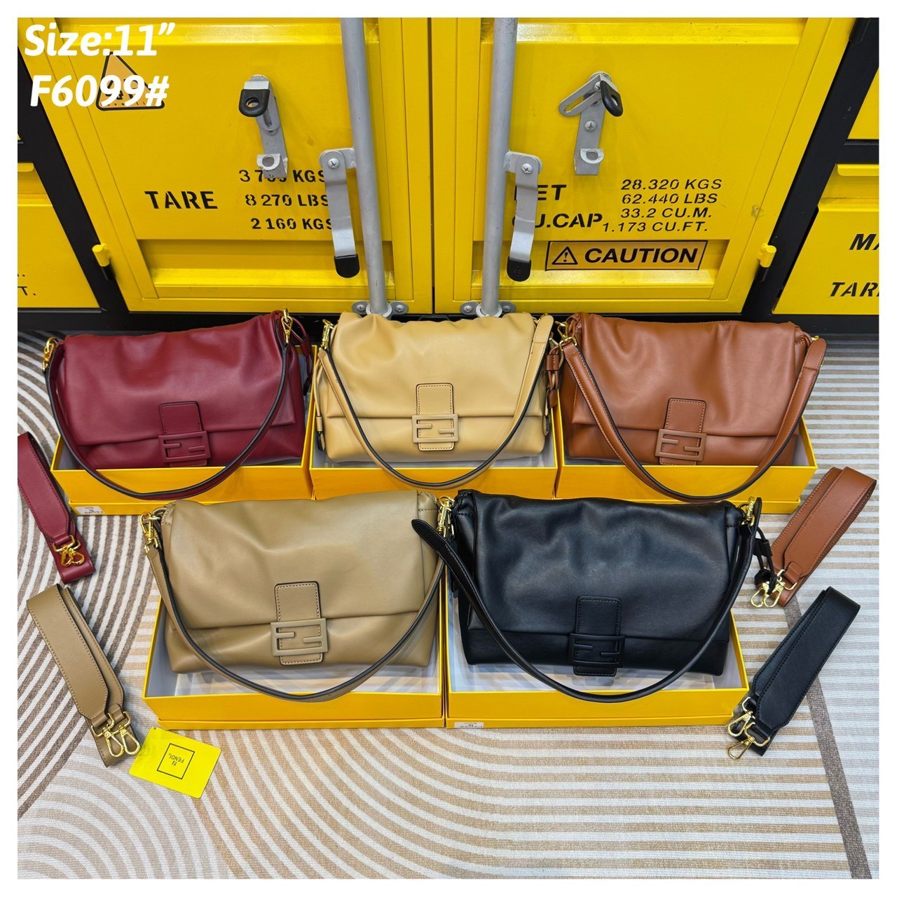 FENDI Mamma Baguette Bag กระเป๋าสะพายทรงสวย ดีไซน์เรียบง่ายคลาสสิค หรู ดูผู้ดี รูปทรงใช้งานง่าย หนังสวยสัมผัสนุ่ม ใหม่ล่าสุด รุ่นลิมิเต็ดที่สาวๆตามหา ภายในโล่งกว้าง เสิร์ฟให้ในราคาน่ารักๆ