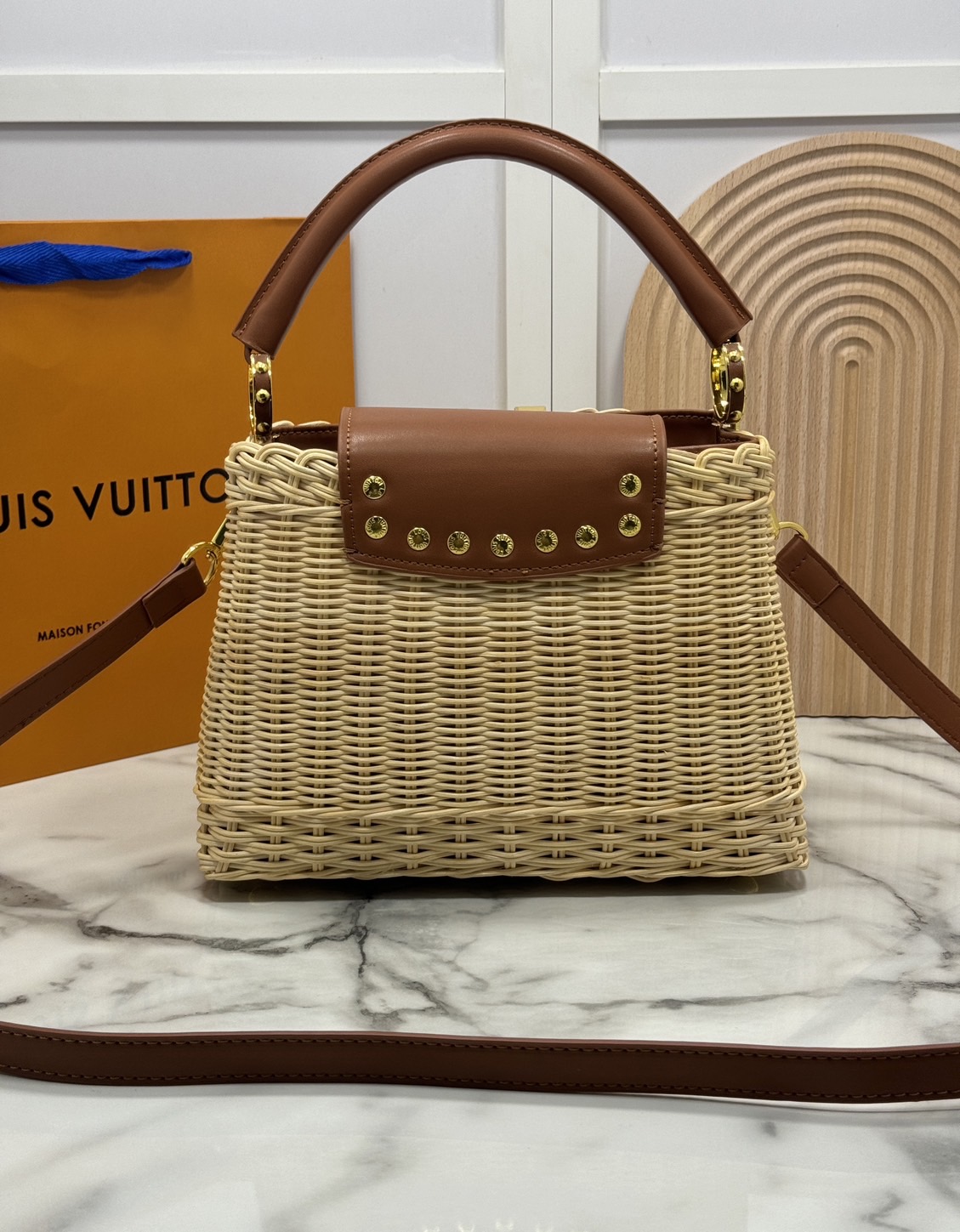 LV Wicker Capucines BB Bag / LV Capucines BB braided rattan Bag กระเป๋าถือพร้อมสายสะพายทรงบัคเก็ตสานขึ้นรูปสวยงามตามรูป เกรดออริ เทียบแท้ 1:1 ใช้งานต่างประเทศได้
