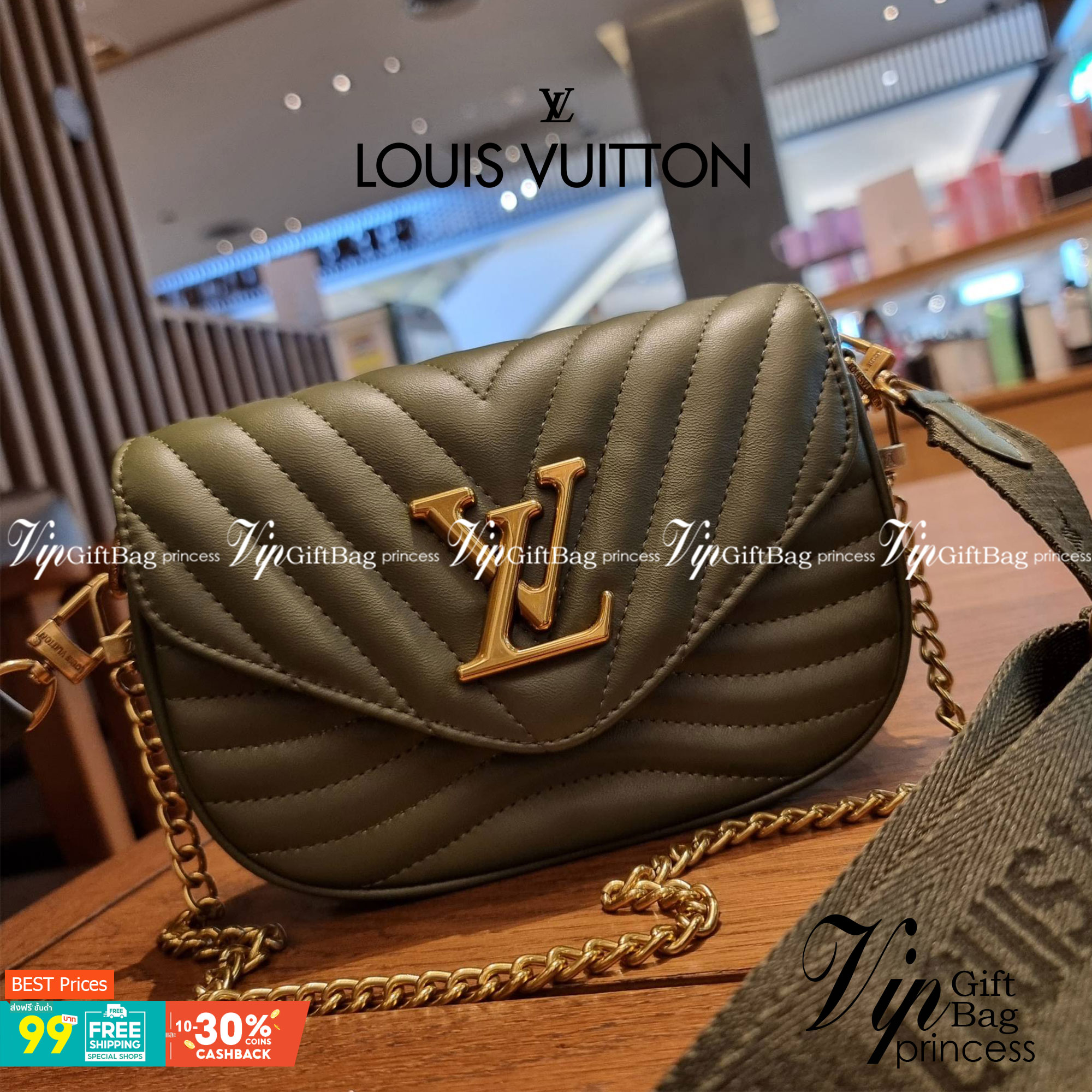 LV new wave pochette multi bag กระเป๋าสะพายมัลติฟังก์ชั่น สุดหรู มาพร้อม box set รับรองว่าดีงาม ลูกเล่นคลาสสิคผสานความวินเทจ มีสายสะพายให้ 2 เส้น และกระเป๋าใบลูก เล็กน่ารัก วัสดุหนังแท้ ภายในเป็นช่องโล่ง แบ่งสัดส่วนมีช่องย่อย ใบนี้ปรับใช้ได้หลายสไตล์ ลุคไ