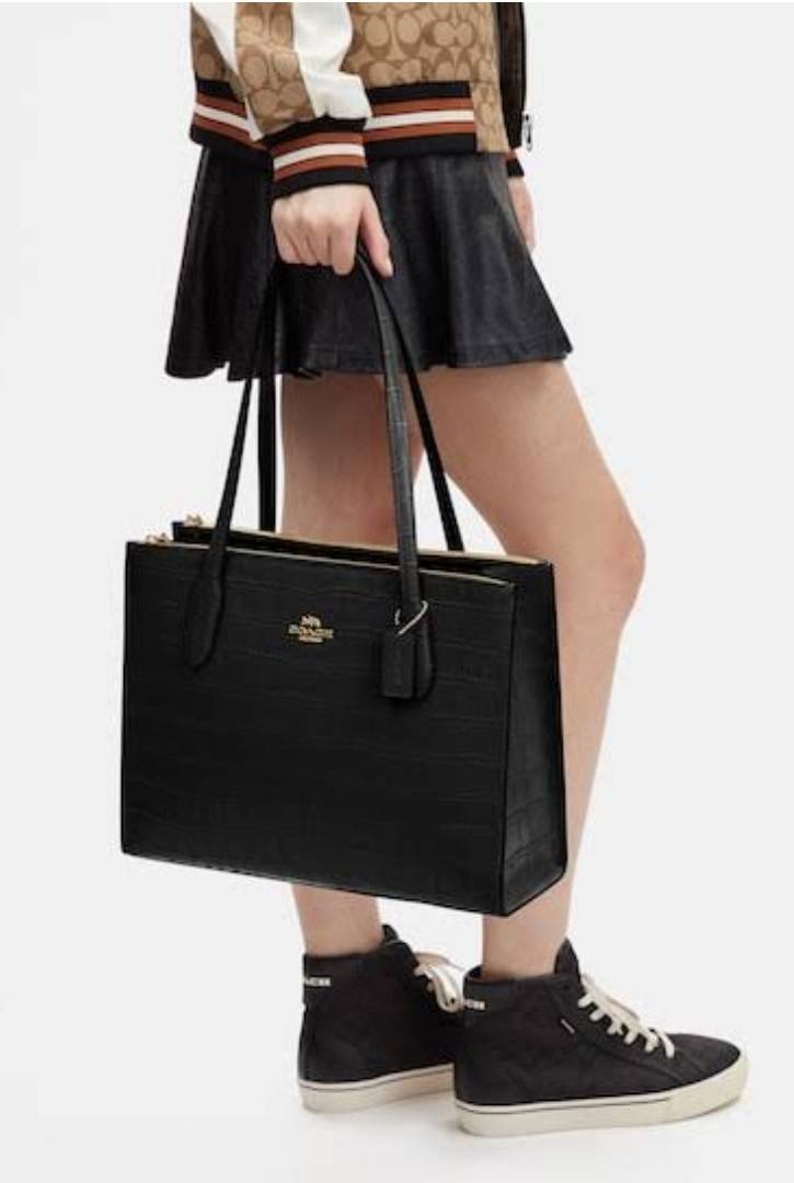 COACH NINA CARRYALL CL654 / COACH Nina Tote Bag พร้อมส่ง 2 สี กระเป๋าโท้ทสะพายไหล่ ใบใหญ่ คอลเลคชั่นใหม่ ตอบโจทย์คนที่ชอบใส่ของเยอะๆได้อย่างดี ดีไซน์รูปทรงคลาสสิค เรียบหรู