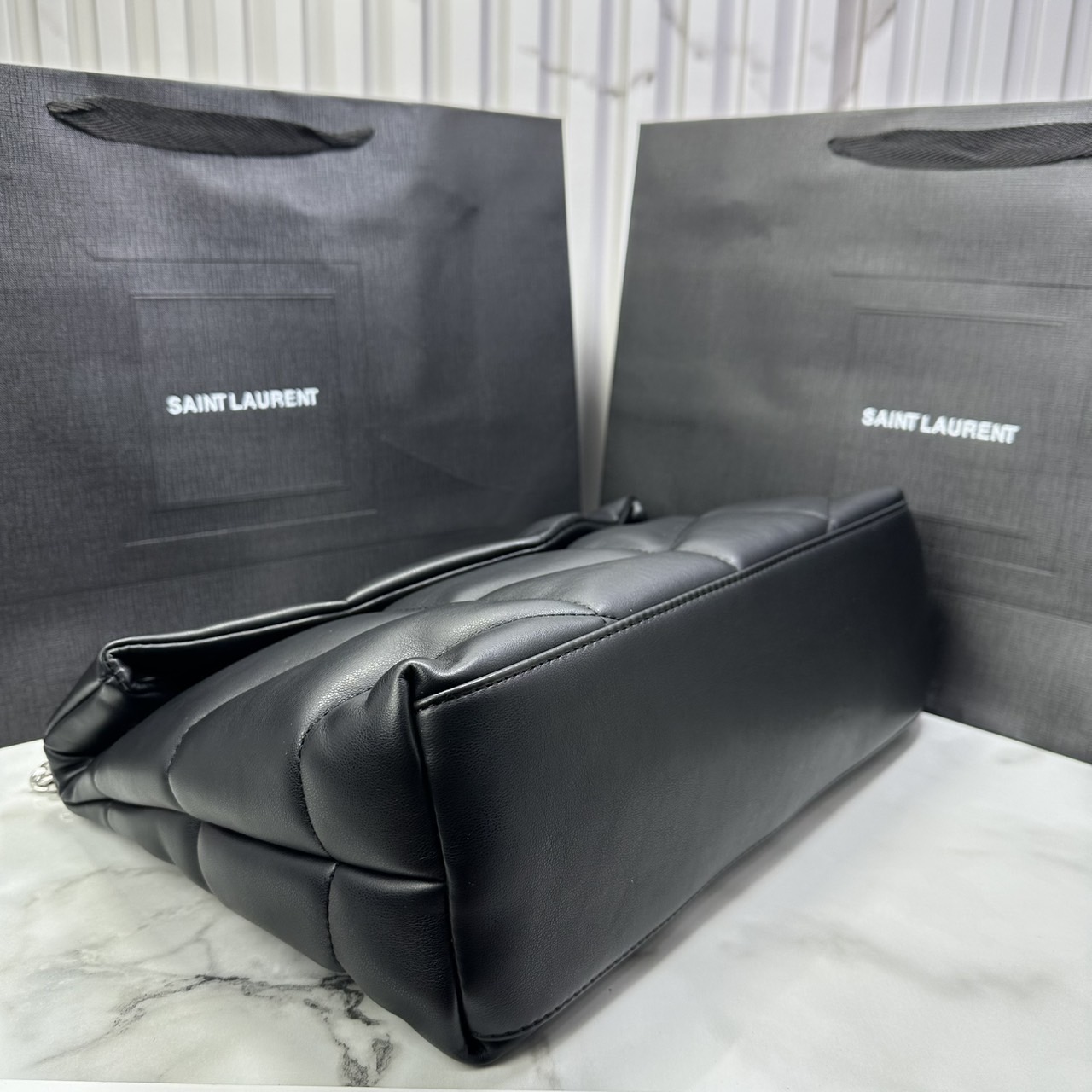 ORI หนังแท้ | 32cm YSL PUFFER Medium in Nappa leather กระเป๋าสะพายรุ่นยอดนิยม ทรงสวย ใช้ได้บ่อยไม่มีเบื่อ วัสดุหนังสัมผัสนิ่มมือ ดีไซน์เรียบหรู ดูแพง สะพายได้หลากหลาย