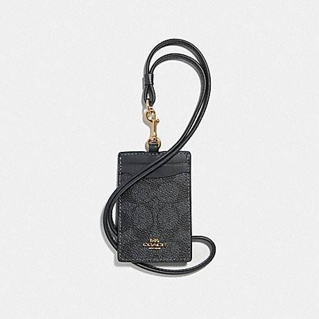 COACH ID LANYARD IN COLORBLOCK SIGNATURE CANVAS ง่ายๆแบบไม่ธรรมดา!! คลาสสิคแต่มีดีเทลโดดเด่น!! กระเป๋าถนอมบัตร พร้อมสายคล้องคอ ดีไซน์ลวดลายสวย ดูดีทุกแบบ ใช้งานง่าย พกพาสะดวก จะใส่บัตรพนักงาน บัตรเครดิต บัตรปชช. ใบขับขี่ และบัตรอื่นๆที่อยากจะใส่!! ตามใจไป
