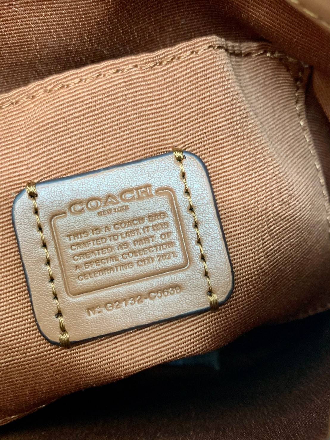 น้องใหม่ล่าสุด สวยเกินต้านเลยค่าา! COACH DEMPSEY DRAWSTRING BUCKET 15 IN SIGNATURE JACQUARD WITH STRIPE 2021 พร้อมส่งที่ไทย ออกใหม่ล่าสุด ห้ามพลาดค่า! กระเป๋าทรงขนมจีบ วัสดุJacquard+หนังแท้ ตัเแทบสีตรงกลาง เพิ่มสีสันเข้ามาได้ลงตัวสวยงามมากๆค่ะ