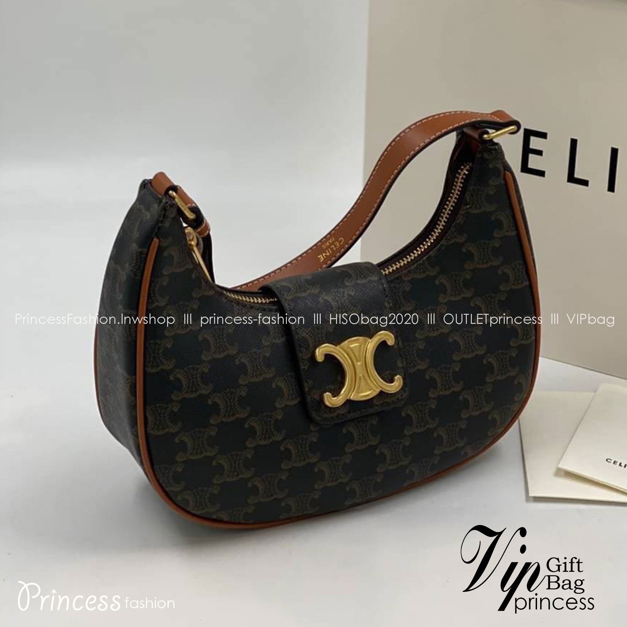 CELINE AVA TRIOMPHE SOFT BAG IN TRIOMPHE CANVAS AND CALFSKIN / CELINE SHOULDER BAG รุ่นใหม่ล่าสุดดีไซน์สวยหรู หนังสวยอยู่ทรง ภายในโล่งกว้างและจุสามารถใส่มือถือ กระเป๋าสตางค์ ของใช้ได้เยอะ
