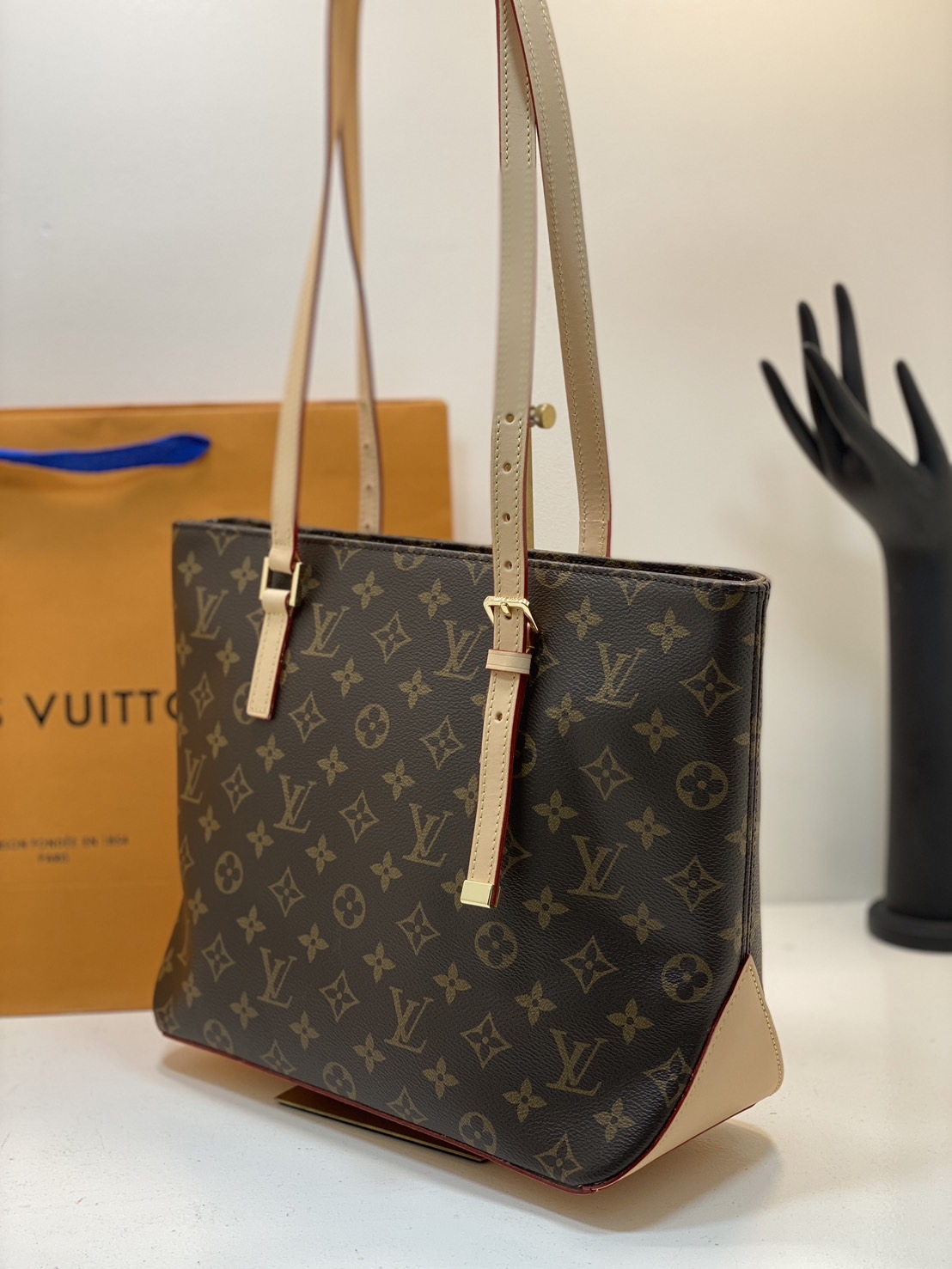 LV Piano handbag Monogram Canvas / LV Tote Bag Classic for the Fall-Winter 2024 collection กระเป๋าทรงโท้ทรุ่นใหม่แบรนด์หรู สวยโดดเด่นทันสมัยตลอดกาล เกรดออริ เทียบแท้ 1:1 ใช้งานต่างประเทศได้