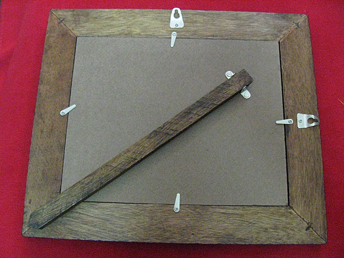 กรอบรปูภาพหลวงปู่มั่น หลวงปู่ขาว หลวงปู่หลุย และหลวงตามหาบัว ทำจากไม้สักค่ะ