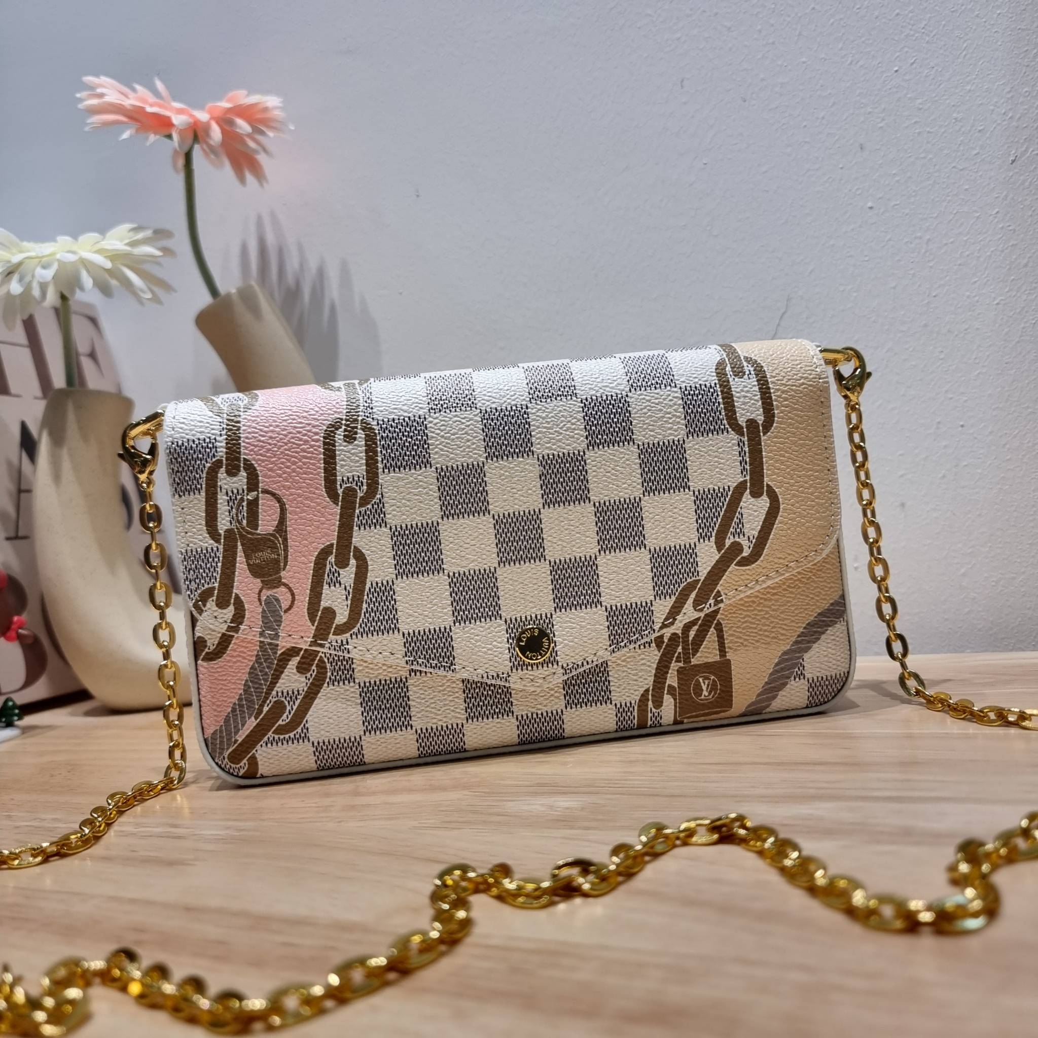 LV Felicie Pochette Damier Azur Canvas - Wallets and Small Leather / LV DAMIER AZUR POCHETTE WITH NAUTICAL PRINT เป็นหนึ่งคอลใหม่ที่มอบสีสันสดใสรับ summer ได้ดี กับกระเป๋าสะพายทรงพอช ดีไซน์ออกมาให้ใช้งานได้หลากหลาย