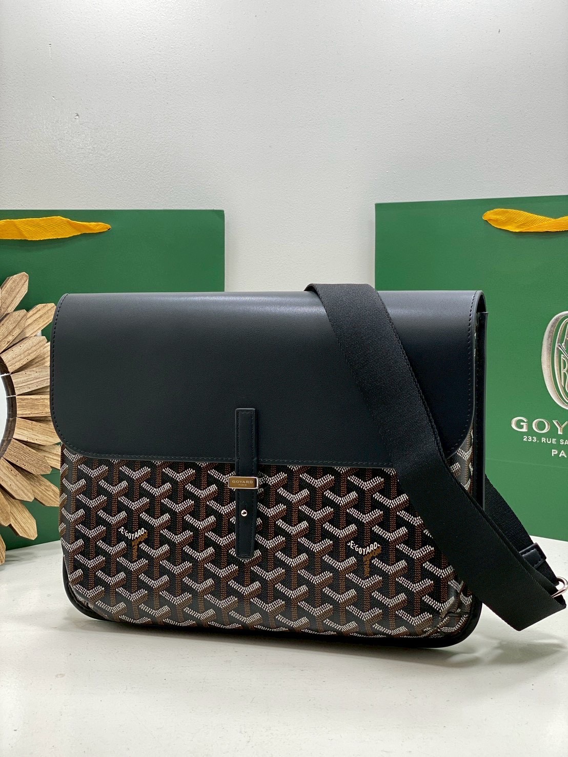 ORI หนังแท้ | Goyard Coursier Messenger bag กระเป๋าแมสเซ็นเจอร์ดีไซน์ใหม่ กะทัดรัดใช้งานได้อย่างคล่องตัว เหมาะมากสำหรับสายสปอร์ต ที่สุดของความหรูตอบโจทย์การใช้งาน ใบจริงสวยงามตามรูปค่ะ