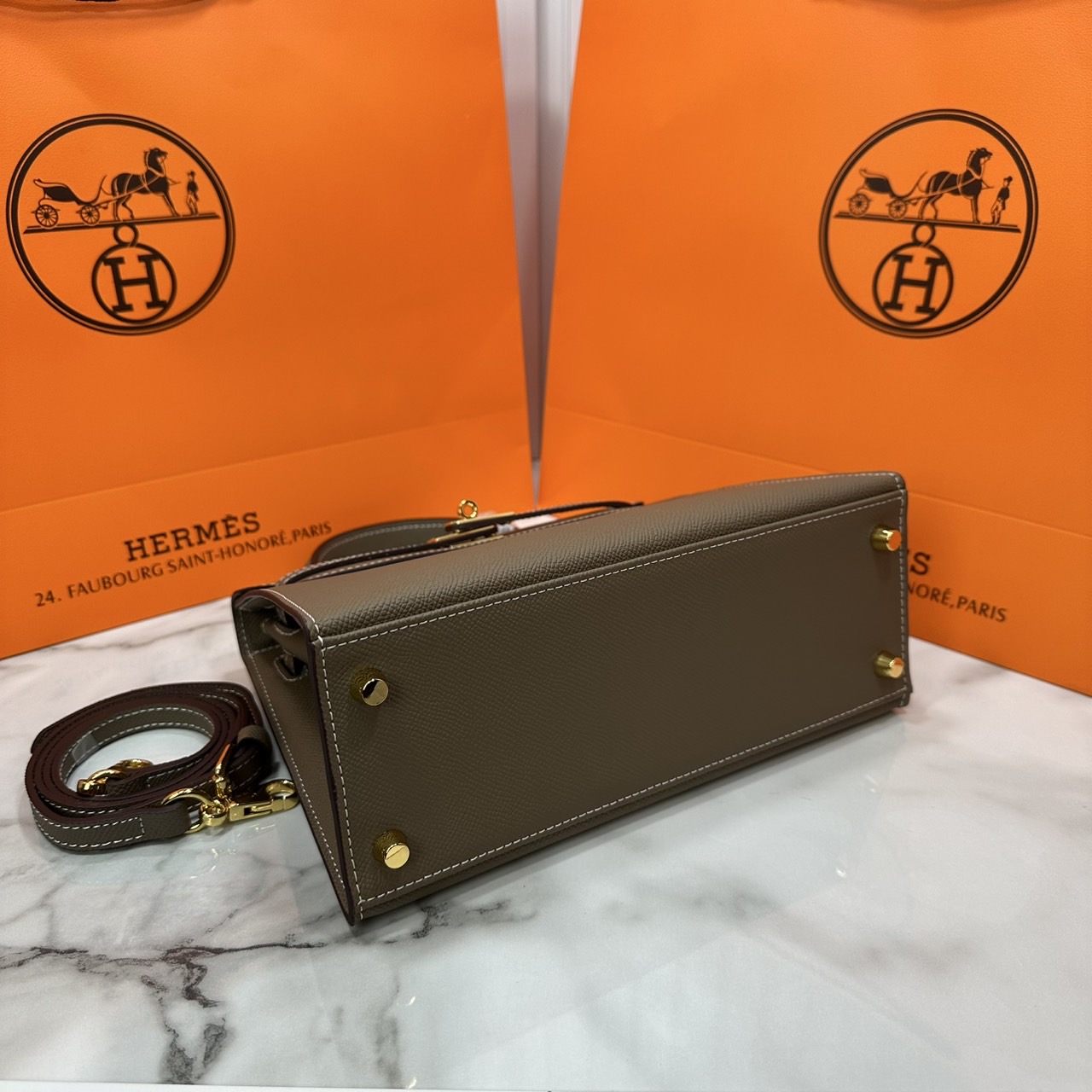 ORI หนังแท้ | Hermes Kelly 25cm / 28cm กระเป๋าสะพายที่สุดแห่งหรูหราลัคชู นิยามของความสง่างามเหนือกาลเวลา แบรนด์เนมในฝัน งดงามดั่งเจ้าหญิง