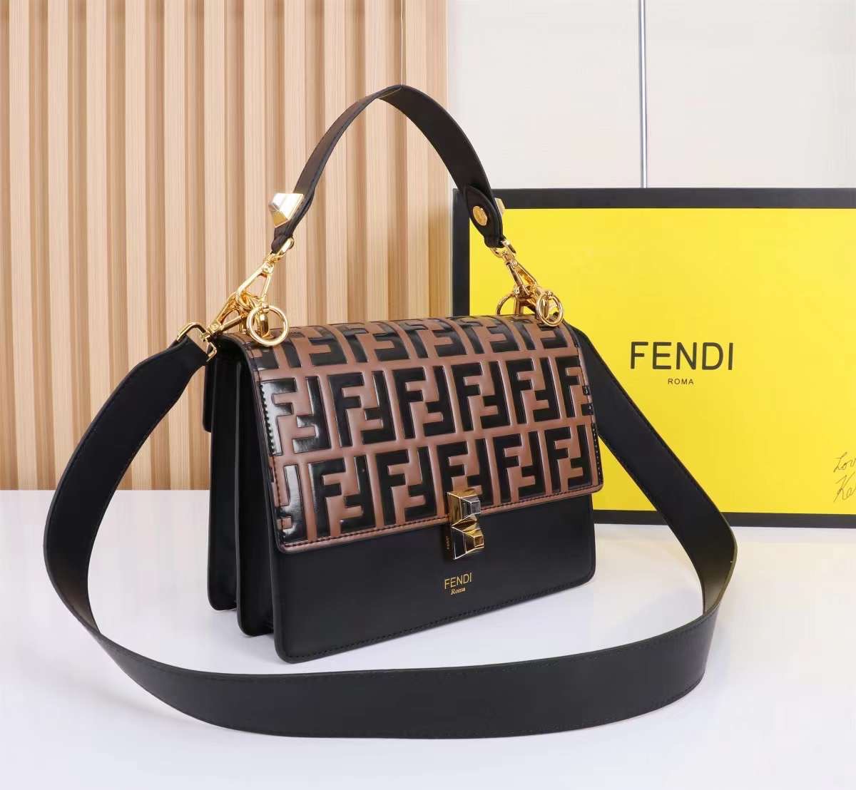 พร้อมส่ง 3 สี FENDI Kan I leather bag กระเป๋าสะพาย 🧡 เกรดออริจินอล 1:1 สลับแท้ ใช้งานต่างประเทศได้ ภาพถ่ายจากงานขายจริง