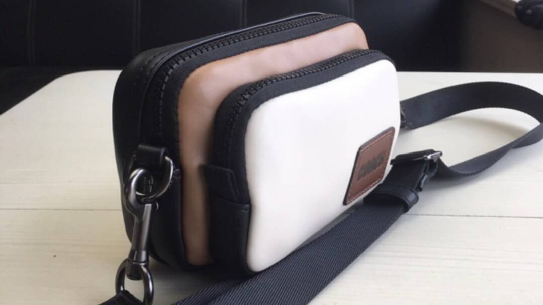 OUTLET 】Coach Pacer Convertible Double Pouch In Colorblock Signature Canvas With Coach Patch พร้อมส่งที่ไทย