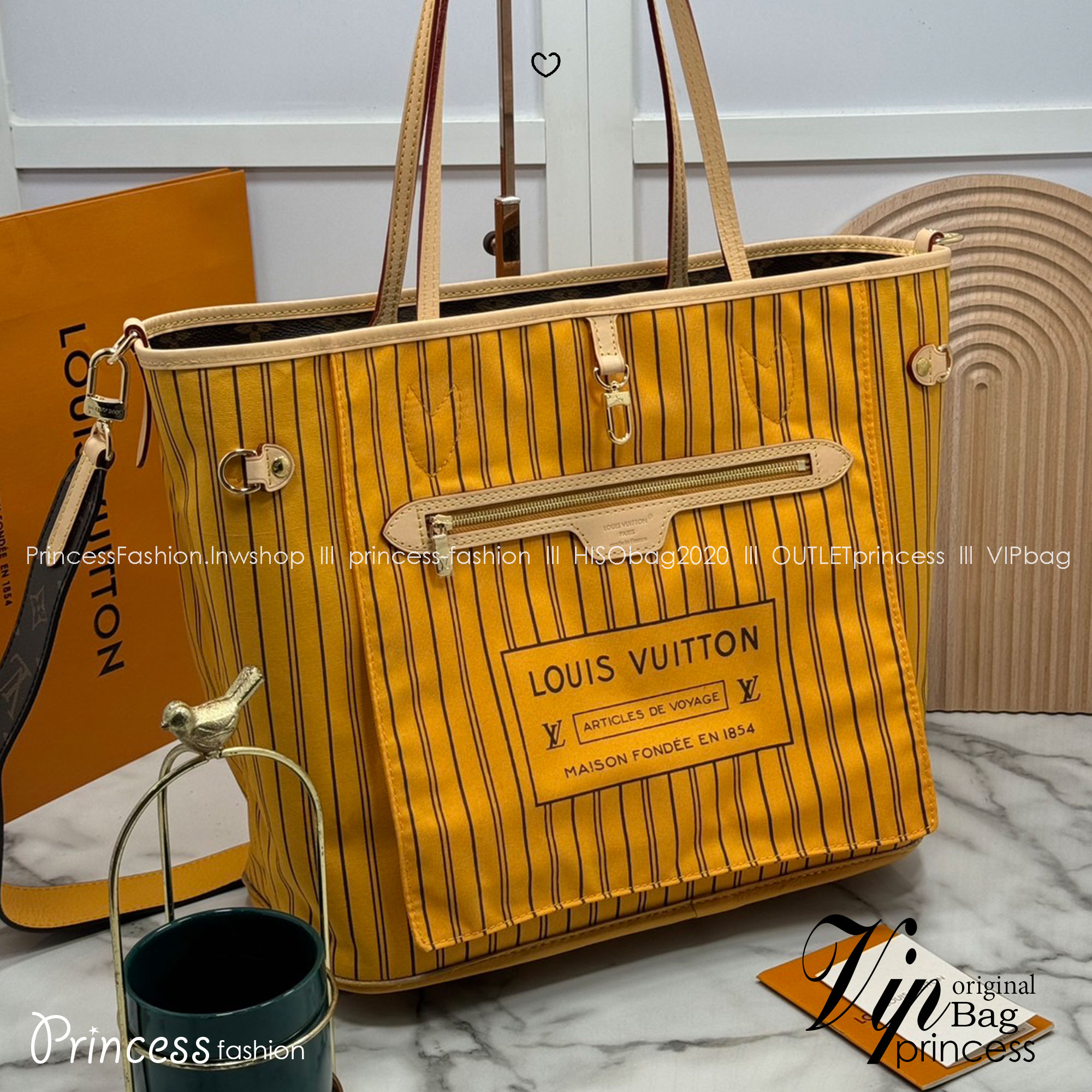 LV Neverfull Bandoulière Inside Out MM กระเป๋าทรงโท้ทรุ่นใหม่ล่าสุด ใช้ได้ 2 ด้าน ภายในสีสดใสมีชีวิตชีวา เป็นการรังสรรค์สุดท้าทายครั้งใหม่ของกระเป๋ารุ่นไอคอนิกจากหลุยส์ ที่สุดของความหรูหรา