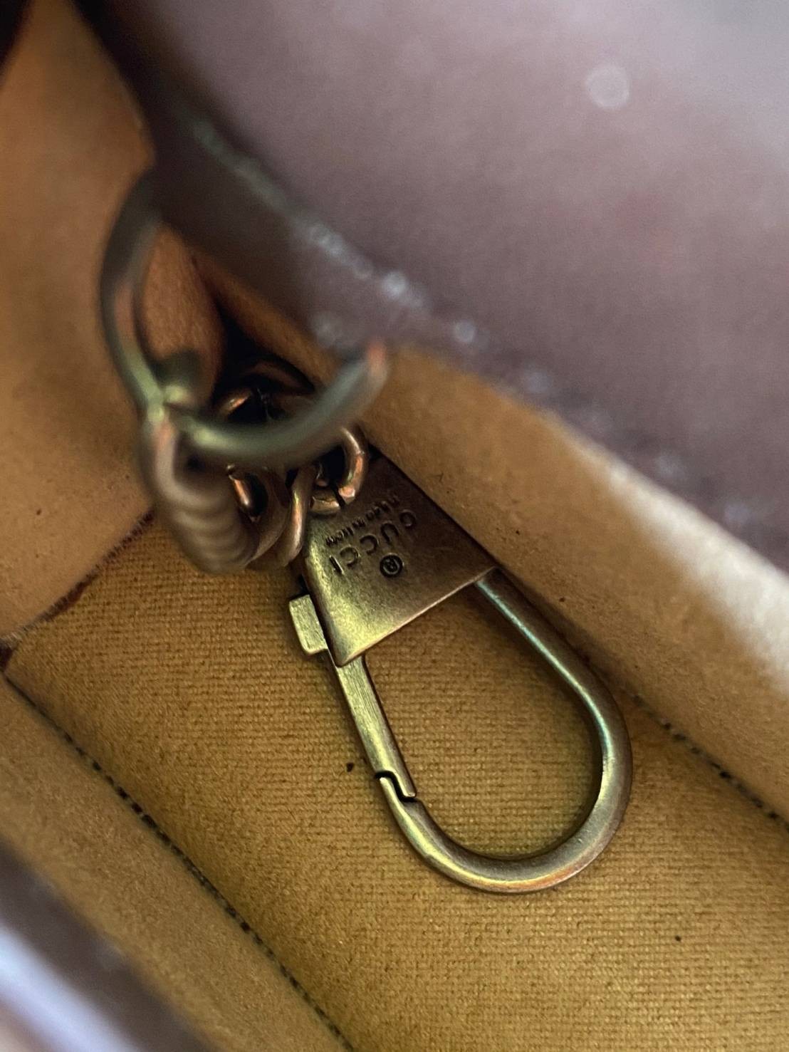 หนังแท้ GUCCI Dionysus mini bag / GG Shoulder bag / GG Denim Dionysus พร้อมส่งที่ไทย กระเป๋าสะพายข้างหนังแท้ เกรดหนังคุณภาพดียิ่งใช้หนังยิ่งสวย โทนสีน่าใช้มากก มาในดีไซน์คลาสสิคเรียบหรูเข้ากับทุกลุ๊คแบบไม่มีเอ้าท์ พร้อมส่งที่ไทย ภาพสินค้าถ่ายจากงานขายจริง