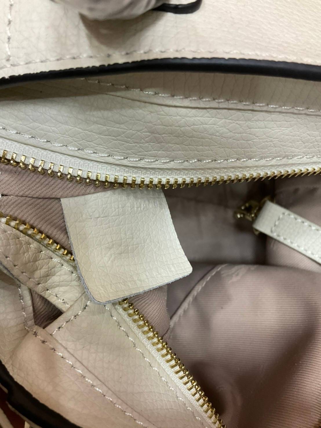 ของแท้ 💯% LONGCHAMP MINI MAILBOX TOP HANDLE BAG กระเป๋าถือ/Crossbody รุ่นหายาก!! รุ่นใหม่ล่าสุด ดีไซน์ด้วยเส้นด้ายที่ดูโฉบเฉี่ยว และ รูปทรงสี่เหลี่ยมคางหมู ทรงสวยโดดเด่น เป็นเอกลักษณ์ของผู้หญิง Longchamp วัสดุ Polyamide & Leather หนังแท้