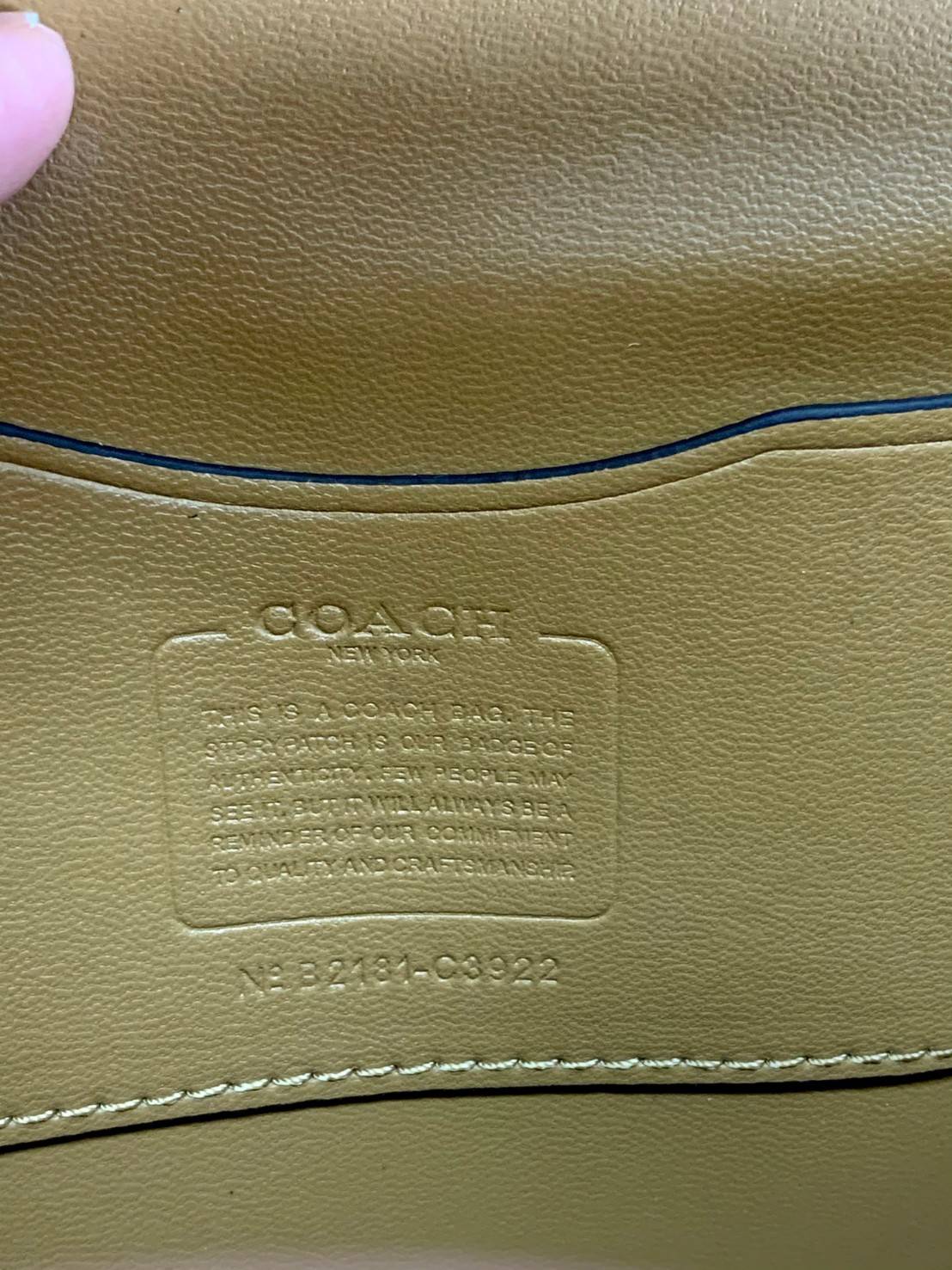 COACH ALIE SADDLE BAG JACQUARD IN SIGNATURE ((C4694//C3464)) พร้อมส่งที่ไทย รุ่นใหม่ล่าสุดค่ะ! กระเป๋าสะพายข้าง//ครอสบอดี้ร์//หรือทบสายคู่สะพายไหล่ได้ค่ะ วัสดุJacquard+หนังแท้ ได้สวยงามลงตัวมากๆ เปิดปิดกระเป๋าแบบกดล็อค มีอะไหล่โลโก้แบรนด์โดดเด่นปนคลาสสิค