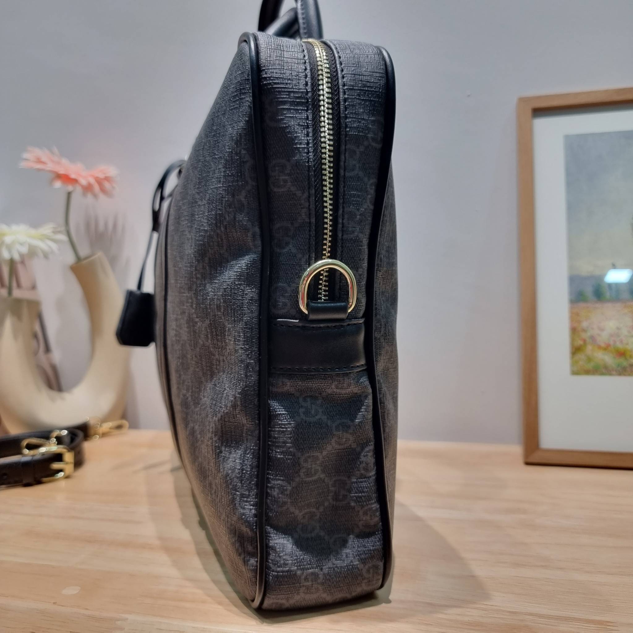 GUCCI BRIEFCASE / GG Supreme work bag / GG laptop bag / GG CLASSIC BRIEFCASE MESSENGER ไอเท็มสุดปัง!! ที่เหมาะสำหรับคนทำงานออฟฟิศมากๆ