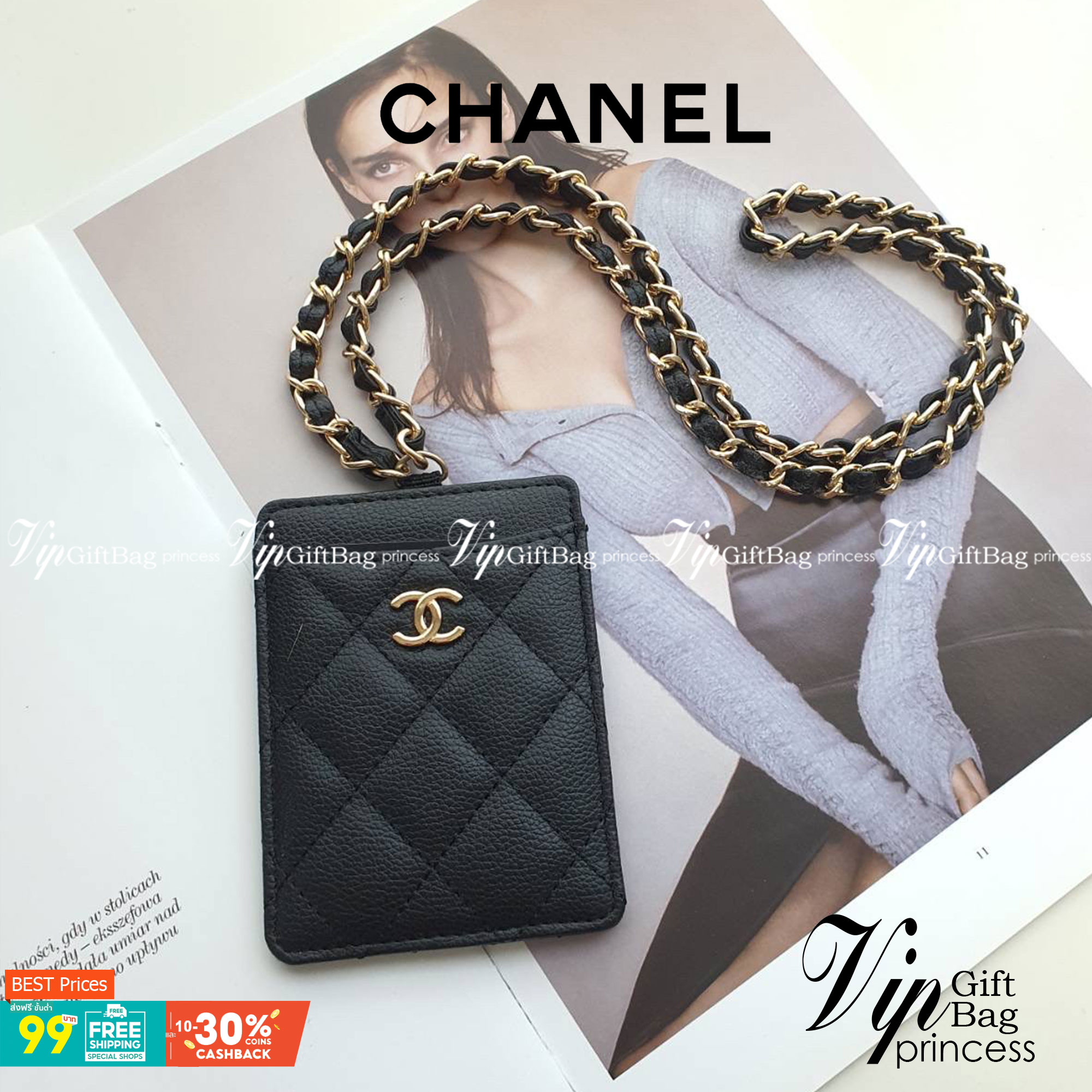 CHANEL CARD HOLDER WITH CHAIN พร้อมส่งที่ไทย สายคล้องบัตรสุดคลาสสิค จากงานพรีเมี่ยมกิ้ฟท์แบรนด์ดังอย่าง CHANEL วัสดุหนังสังเคราะห์ ลายสวยมาก ด้านหน้าประดับโลโก้ CC มีช่องใส่บัตรมากกว่า4ใบ มาพร้อมสายคล้องแบบโซ่สลับหนัง ไอเท็มสุดหรูแบบนี้ ต้องมีติดตัวไว้น้า