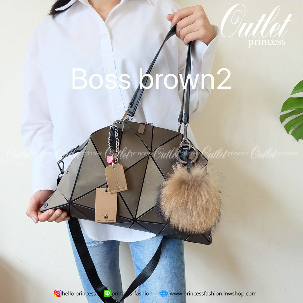 กระเป๋าถือ/สะพาย ทรงสวย เหมือนซื้อ1ได้4 โอ้ย 🤩🤩 คุ้มสุดๆไปเลยค่า เพราะตัวกระเป๋าปรับได้ถึง4 แบบตามการใช้งานเลยน๊าแถมตัวกระเป๋าน้ำหนักเบาอีกด้วย ✨✨✨ สายสะพายถอดได้แถมสายยาวให้อีก 1 เส้น กระเป๋าทรงสุดฮิตจากแบรนด์ David J