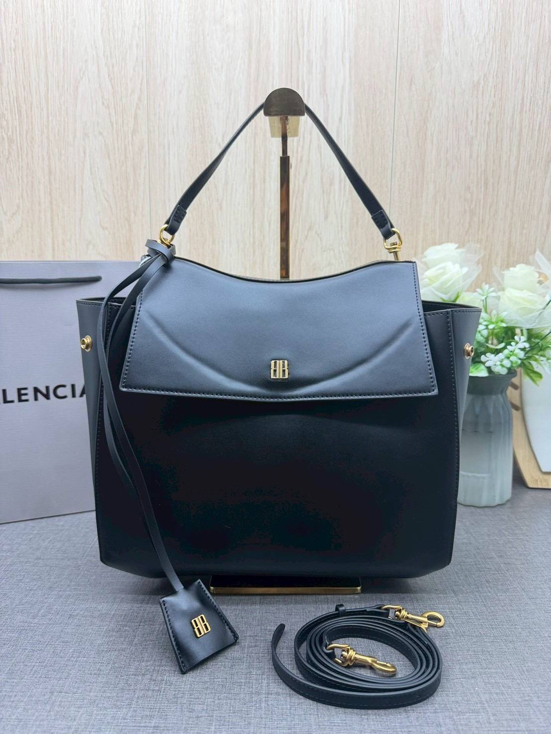 ORI หนังแท้ | Balenciaga Nano Medium Top Handle Bag 27cm กระเป๋าสะพายทรงโท้ท ดีไซน์ใหม่สวยเก๋ตามแบบฉบับแบรนด์
