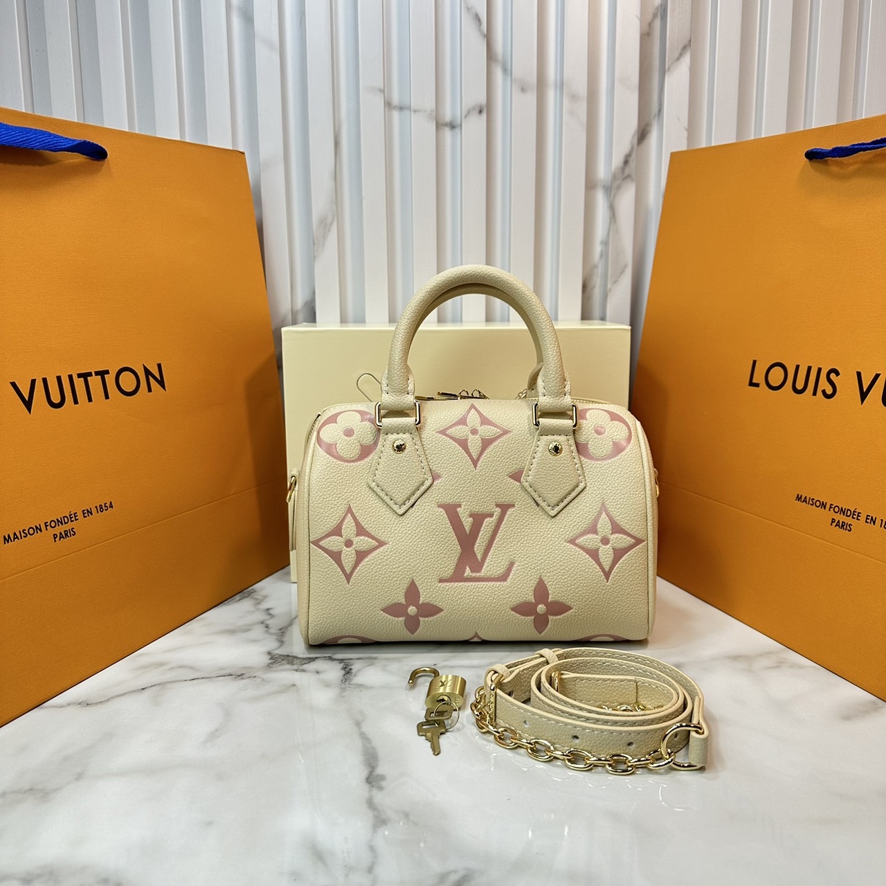 LV Speedy Bandoulière 20 Bag Monogram Empreinte Leather กระเป๋าสะพายทรงสปีดี้คลาสสิค สวยหรู กระเป๋าทรงหมอน รุ่นท็อปฮิต มีกุญแจล็อค