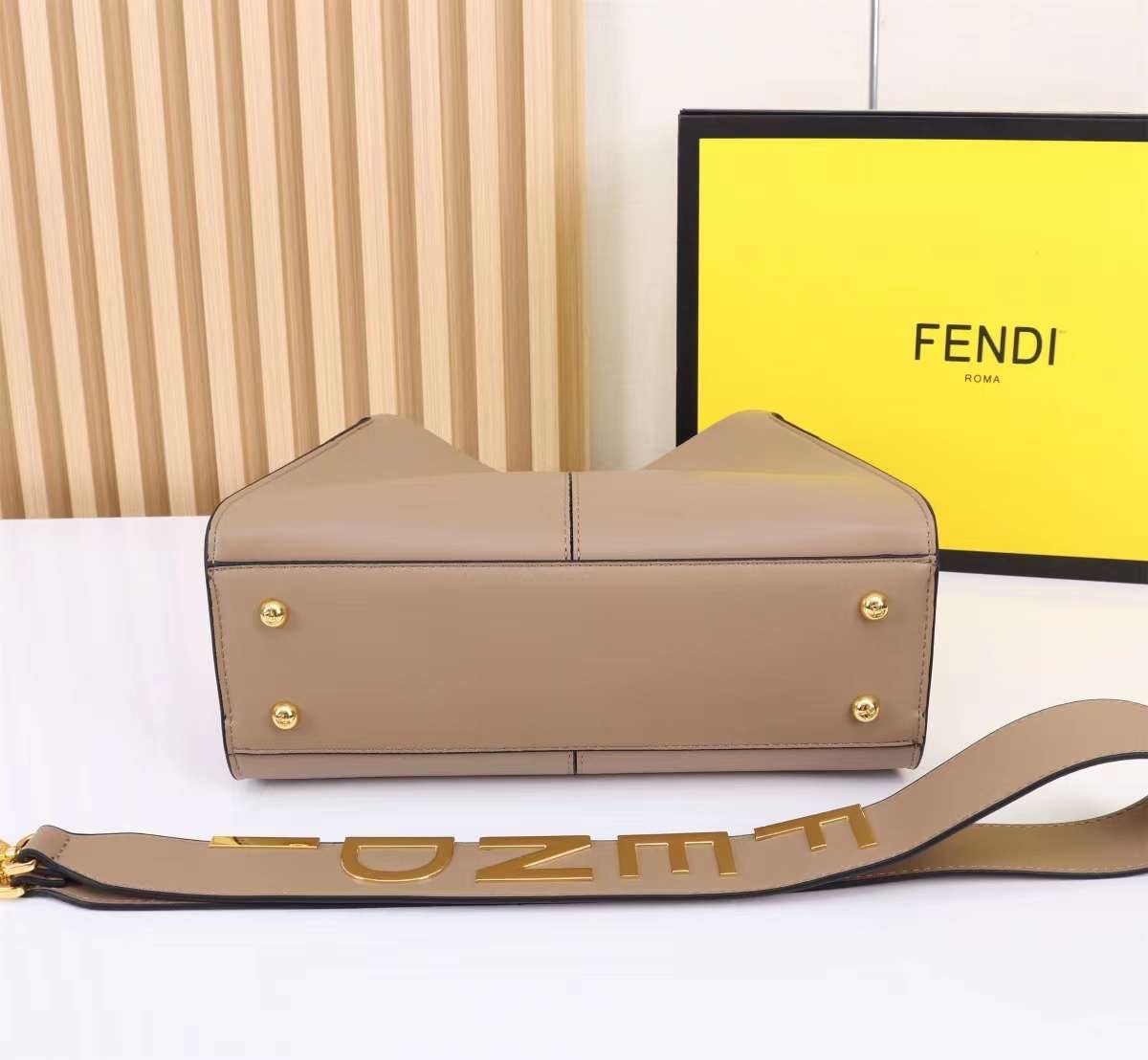 พร้อมส่ง 3 สี FENDI Peekaboo X-Lite Medium กระเป๋าสะพาย 🧡 เกรดออริจินอล 1:1 สลับแท้