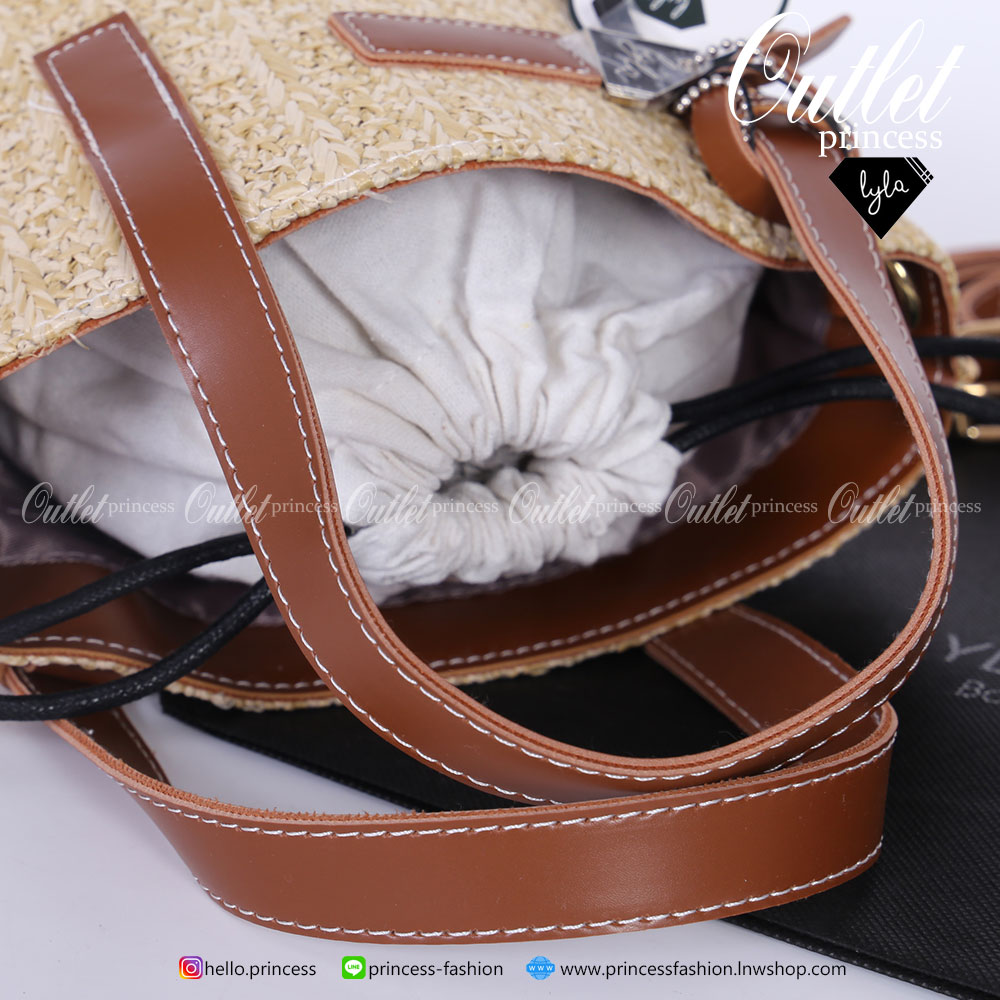 LYLABRAND🔔 WOVEN BUGKET กระเป๋าที่เพิ่มความหวานให้กับสาวๆได้อย่างลงตัว ตัดด้วยหนังสีน้ำตาล ดูคุณหนูสุดๆ ❤️