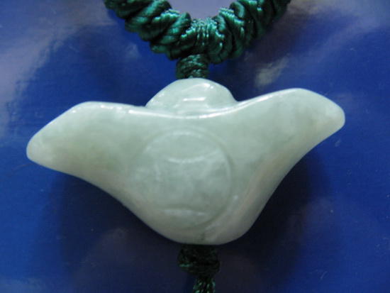 สินค้าหมดค่ะ ก้อนทองหยกพร้อมสร้อยสีเขียวค่ะ