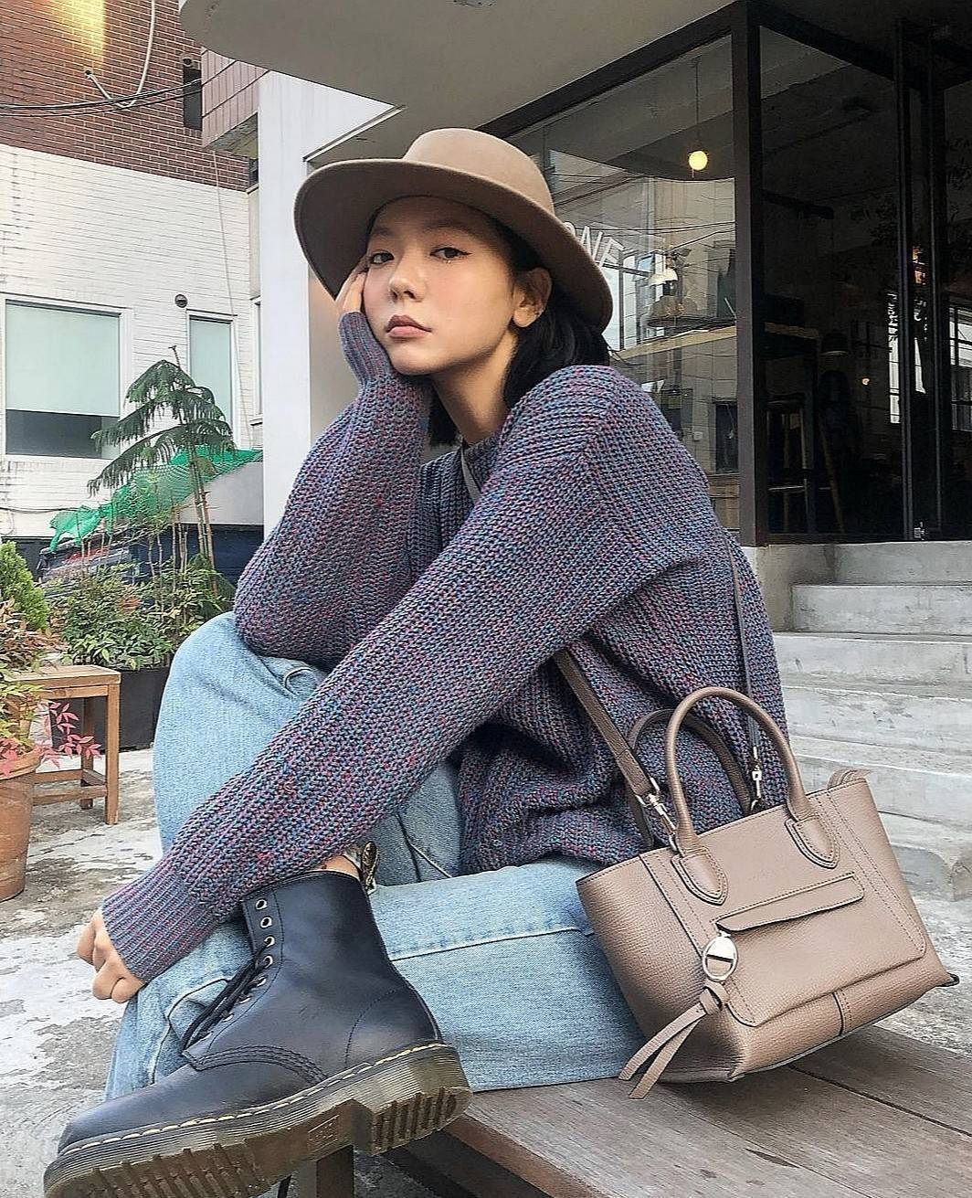 ของแท้ 💯% LONGCHAMP MINI MAILBOX TOP HANDLE BAG กระเป๋าถือ/Crossbody รุ่นหายาก!! รุ่นใหม่ล่าสุด ดีไซน์ด้วยเส้นด้ายที่ดูโฉบเฉี่ยว และ รูปทรงสี่เหลี่ยมคางหมู ทรงสวยโดดเด่น