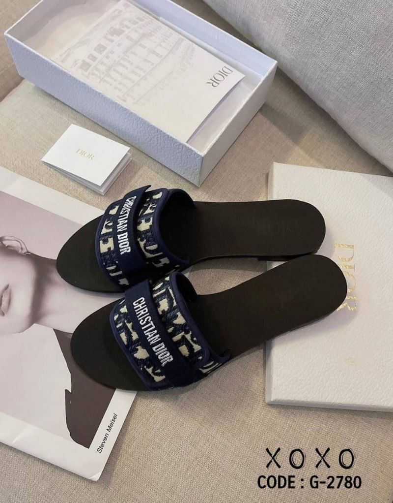 CHRISTIAN DIOR Sandals แตะ ชิค ชิล สวย หรู แมทส์ชุดง่าย ด้านบนลายผ้าแบรนด์