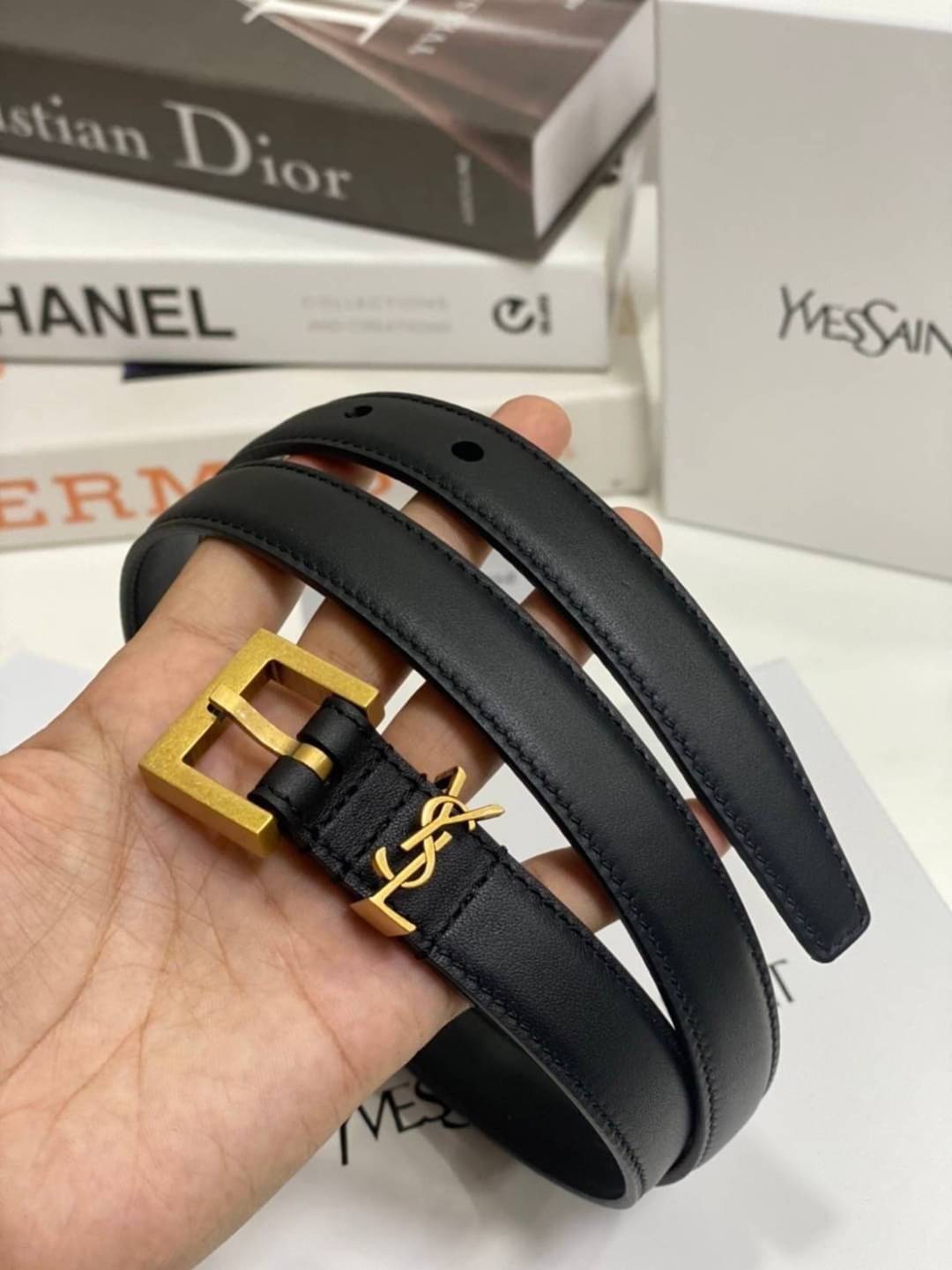 YSL Belt Black Leather เข็มขัดเกรดออริจินอลหนังแท้ พร้อมส่ง ภาพสินค้าถ่ายจากงานขายจริง ใช้งานต่างประเทศได้