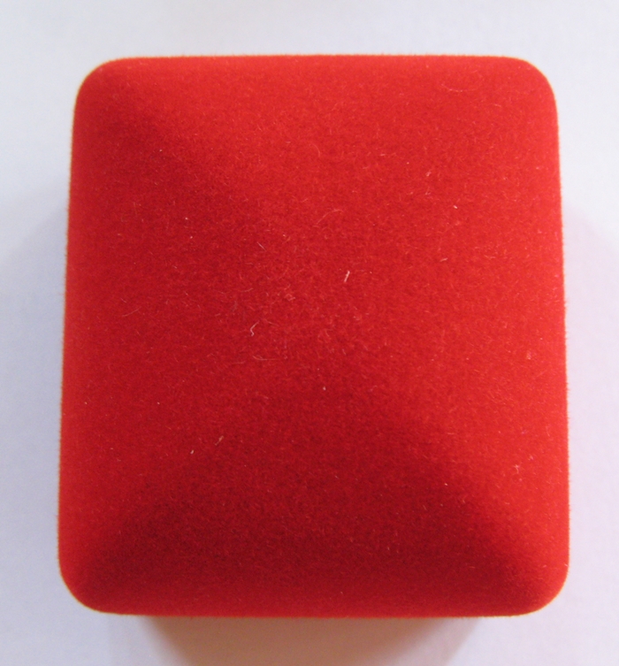 สินค้าหมดค่ะ กล่องใส่แหวนรูปสี่เหลี่ยมค่ะ