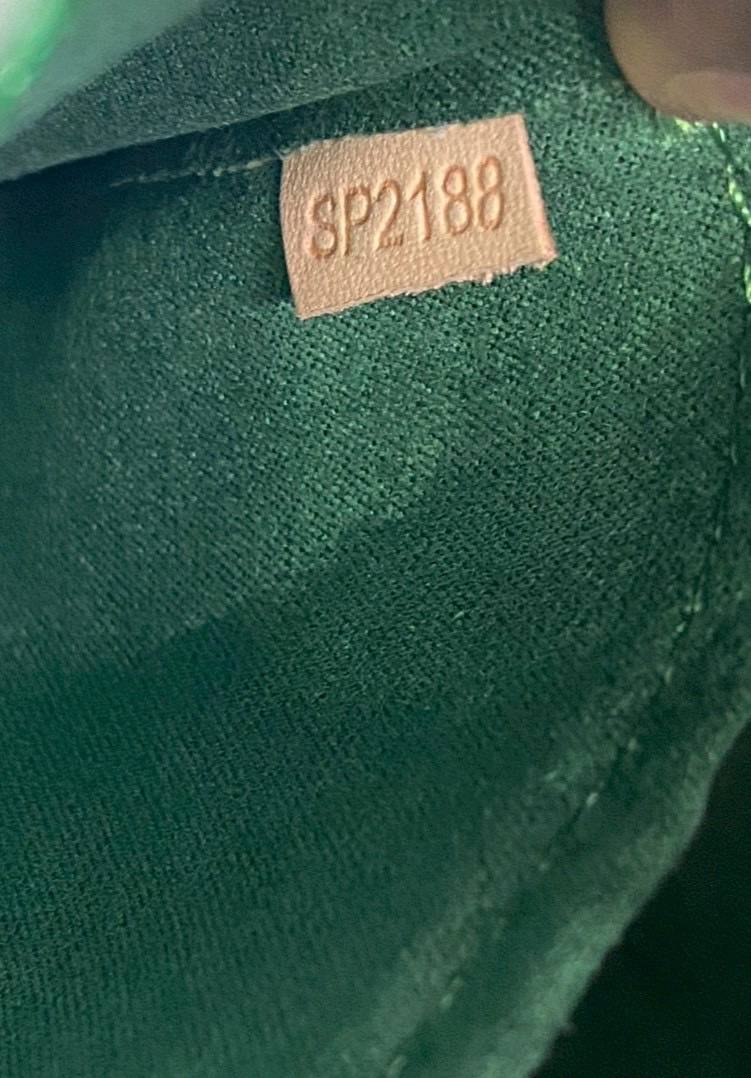 RI หนังแท้ | LV Alma BB bag handbag Epi grained leather กระเป๋าสะพาย/กระเป๋าถือ คลาสสิกเหนือกาลเวลา หนัง Epi มีลวดลายเฉพาะและสีสวยงามทั้งใบ