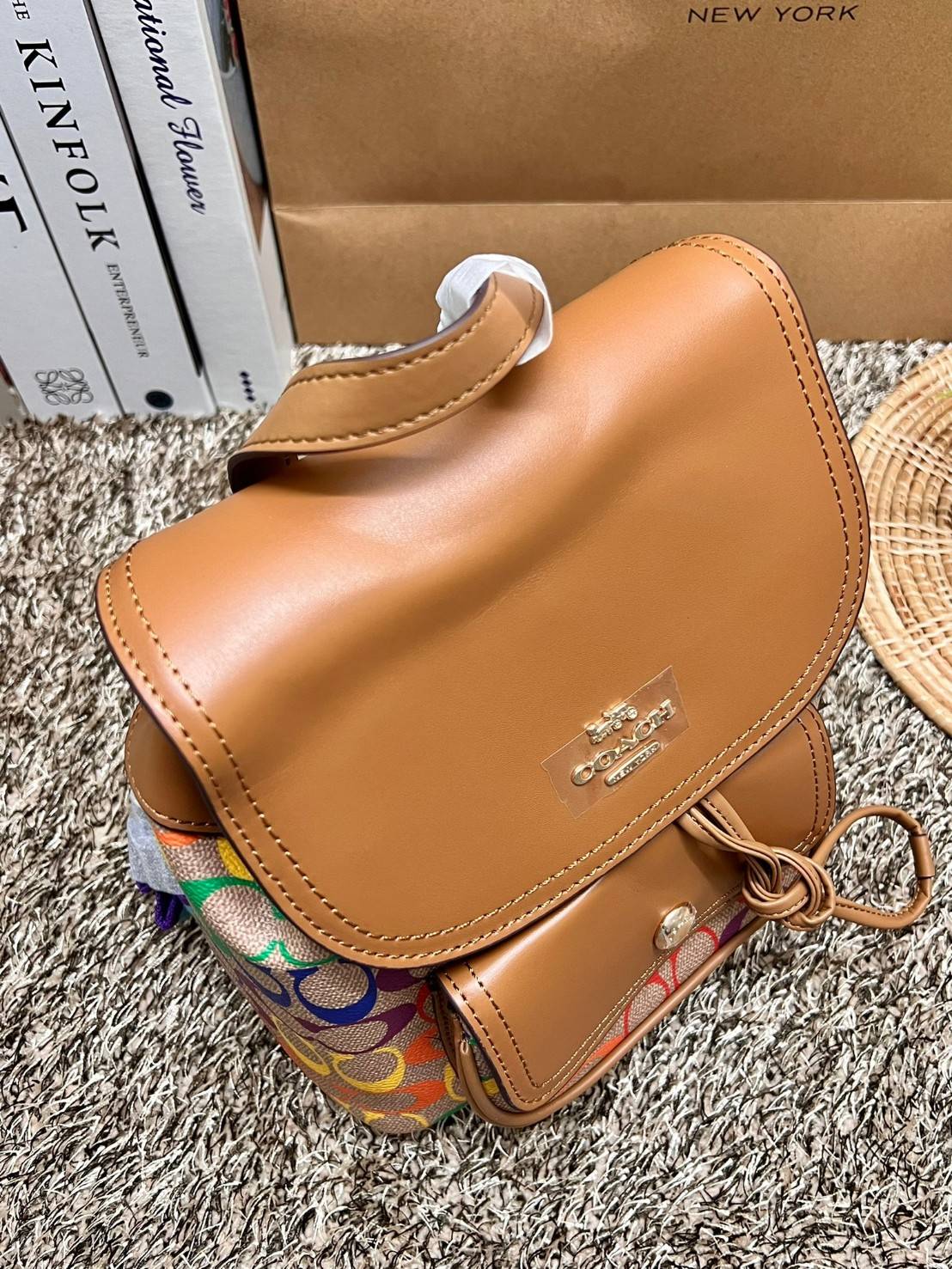 COACH PENNNIE BACKPACK IN RAINBOW SIGNATURE ((C4097)) สวยจึ้งมากแม่ ห้ามพลาด ต้องมีค่ะ! พร้อมส่งค่ะ ล่าสุด กับกระเป๋าสะพายหลังมีหูหิ้ว หนังแท้นิ่มอย่างดี ลายCทั้งใบแบบสีรุ้งสดใสมาเลย สวยมากๆค่ะ