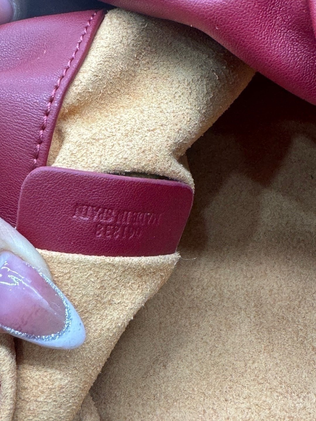 ORI หนังแท้ | Medium Loewe Flamenco purse in mellow nappa leather 30cm กระเป๋าสะพายทรงคลัช เรียบหรูดูแพง เรียบง่ายใช้งานสะดวก หนังแนปป้าให้สัมผัสนุ่มสบายผิว มาพร้อมสายสะพายร้อยห่วงหรูหรา