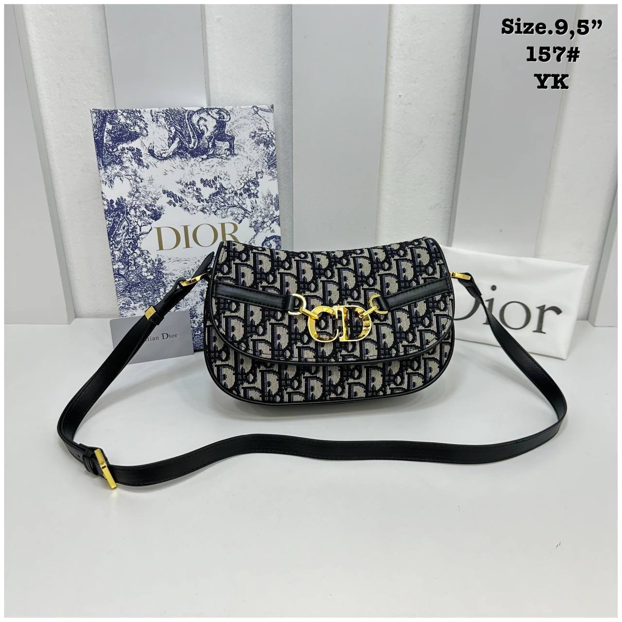 DIOR Small CD Besace Bag / Leather / Oblique Jacquard กระเป๋าสะพายดีไซส์ย้อนยุค โดดเด่นด้วยรูปลักษณ์ร่วมสมัย สง่างามเหนือกาลเวลา เกรดไฮเอน 1:1