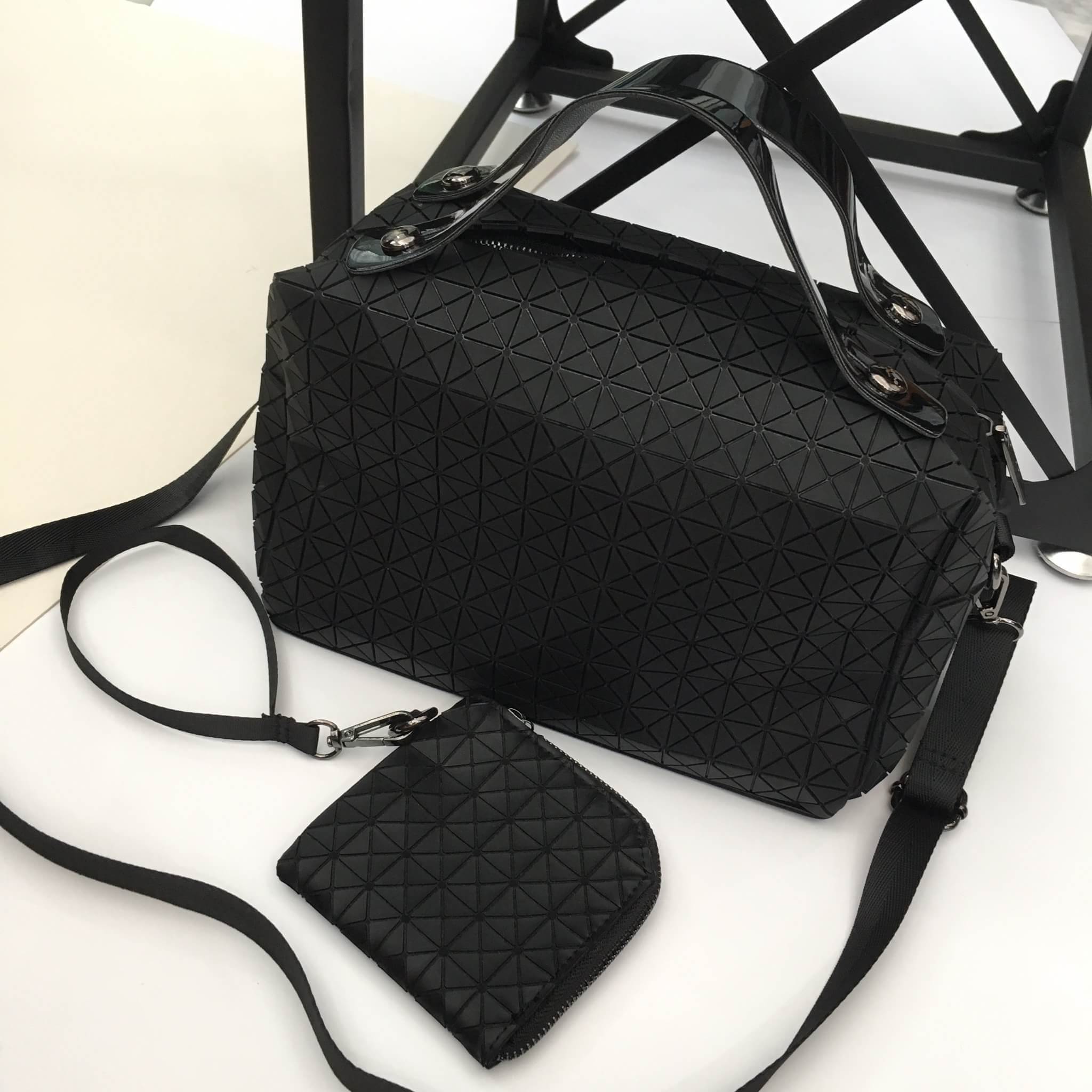 พร้อมส่งเลยค่า 👍สินค้าขายดีที่สุด จากแบรนด์ david jones สวย น่ารัก ขนาดตอบทุกโจทย์การใช้งาน เห็นแล้ว #หลงรักเลยคะ ตัวกระเป๋าขนาดกำลังดี จุของคุ้ม สวยมาก ดูแลรักษาง่าย พร้อมสายสะพายยาว ภายในมีช่องซิป และช่องใส่ของจุกจิก 2 ด้าน เลยค่า #ใบจริงสวยมากคะ