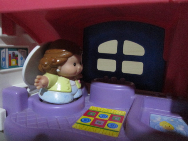 Fisher Price Little People Sweet Sounds Home ของเล่นเสริมพัฒนาการสำหรับเด็กมือสอง (บ้านตุ๊กตาหลังใหญ่ค่ะ)
