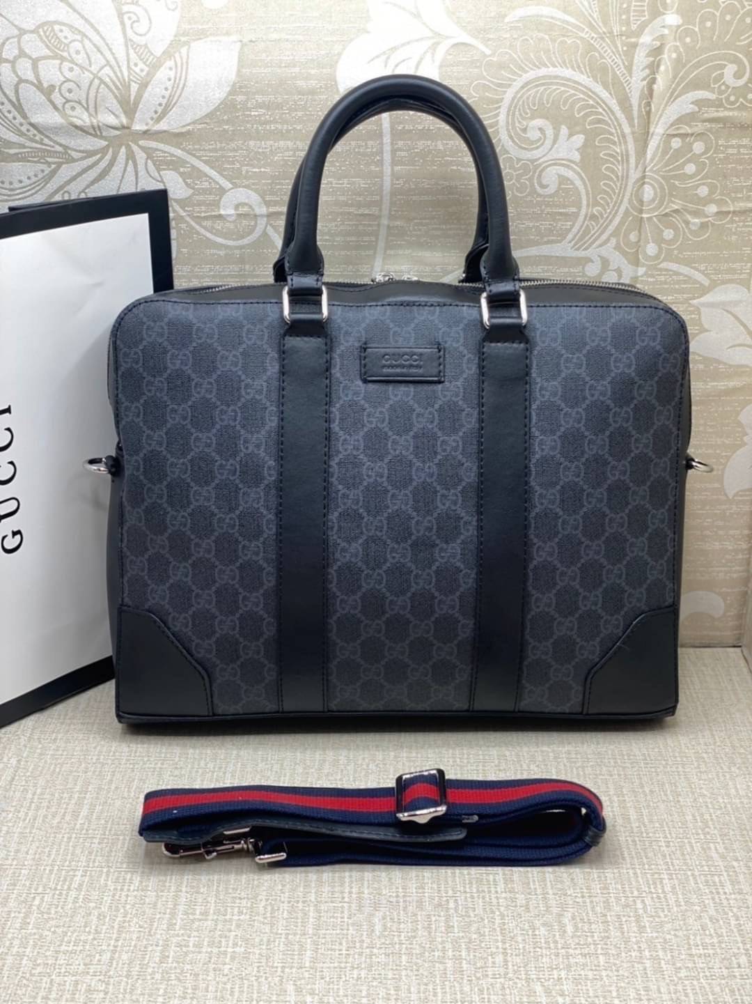 Gucci GG Supreme Briefcase พร้อมส่งที่ไทย ภาพสินค้าถ่ายจากงานจริง GG Supreme work bag with Web shoulder strap