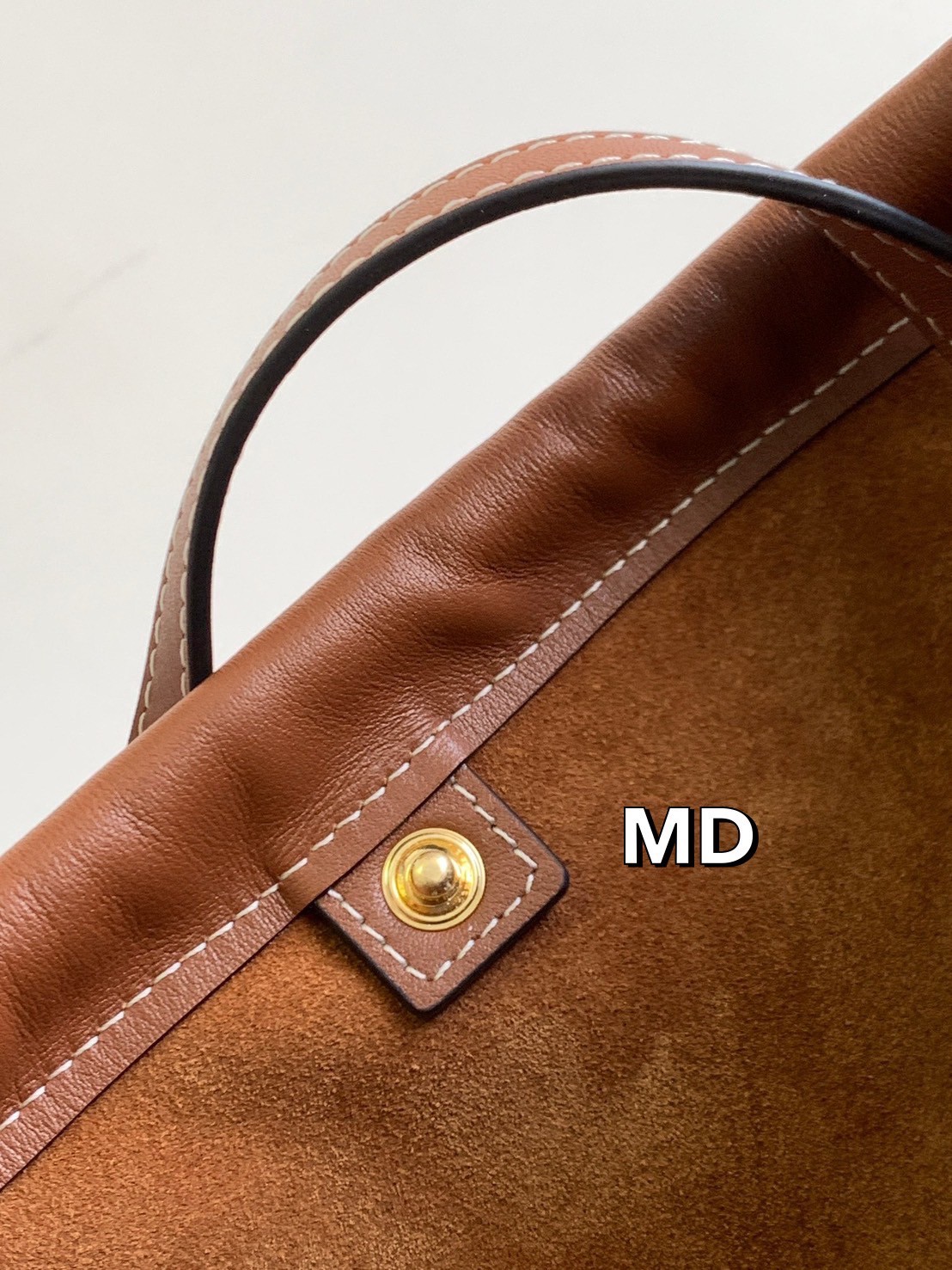 CELINE Small Cabas Drawstring Cuir Triomphe / CELINE TOTE BAG กระเป๋าทรงโท้ทน่ารักน่าใช้ ตัวกระเป๋าหนังนุ่มมาก ปากกระเป๋าเป็นหูรูดดึงปรับทรงได้สองแบบสองสไตล์