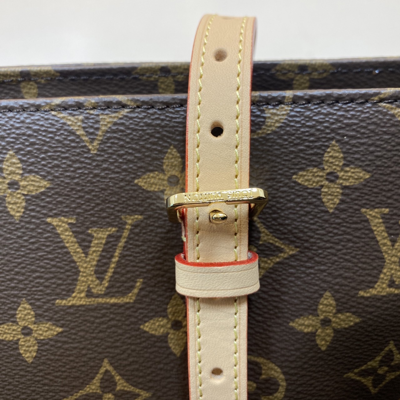 LV Piano handbag Monogram Canvas / LV Tote Bag Classic for the Fall-Winter 2024 collection กระเป๋าทรงโท้ทรุ่นใหม่แบรนด์หรู สวยโดดเด่นทันสมัยตลอดกาล เกรดออริ เทียบแท้ 1:1 ใช้งานต่างประเทศได้